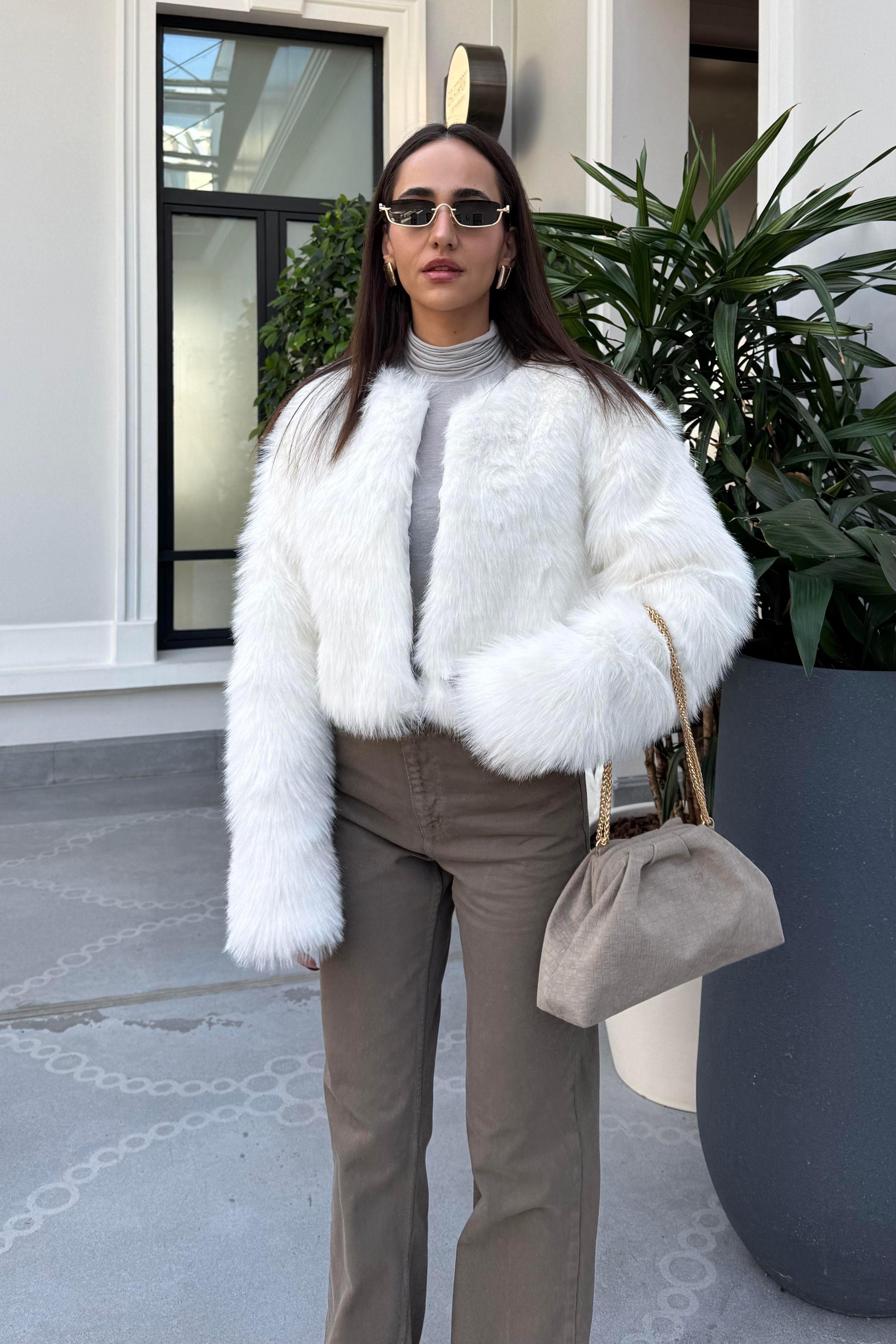 Beyaz Premium Midi Kürk - Kadın Coats Modelleri - Nazliye Moda | Kadın Giyim Modası