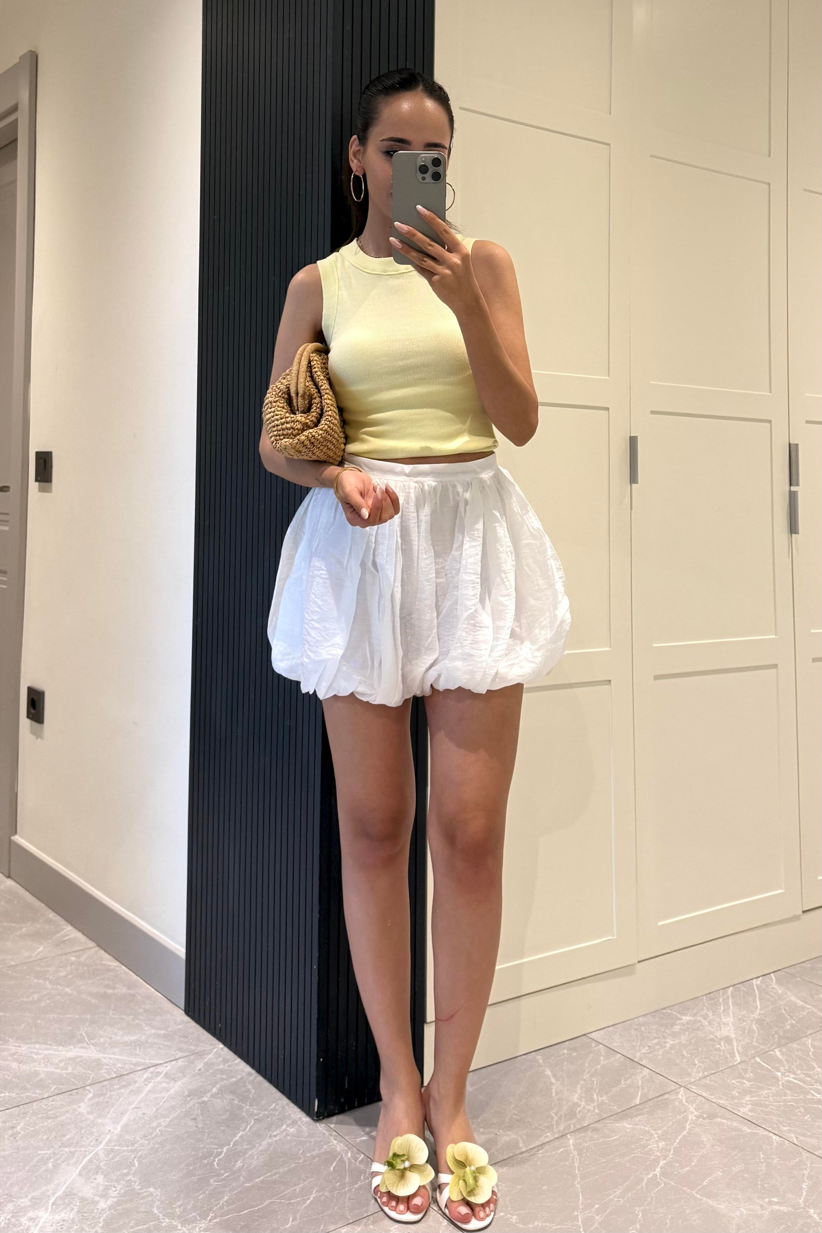 Beyaz Şortlu Balon Mini Etek - Kadın Etek Modelleri - Nazliye Moda | Kadın Giyim Modası