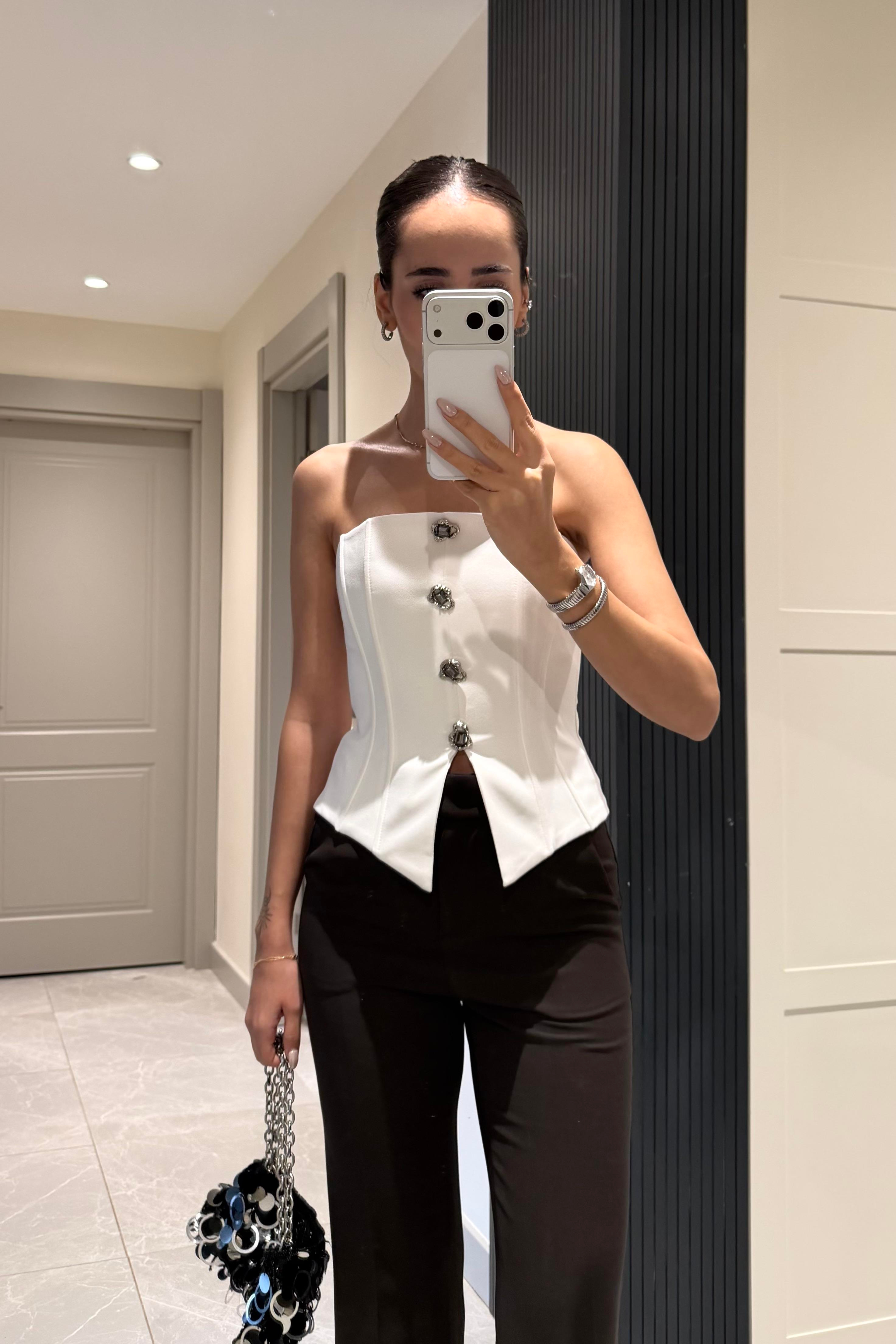 Beyaz Taş Düğmeli Korse Bluz - Kadın Bluz Modelleri - Nazliye Moda | Kadın Giyim Modası