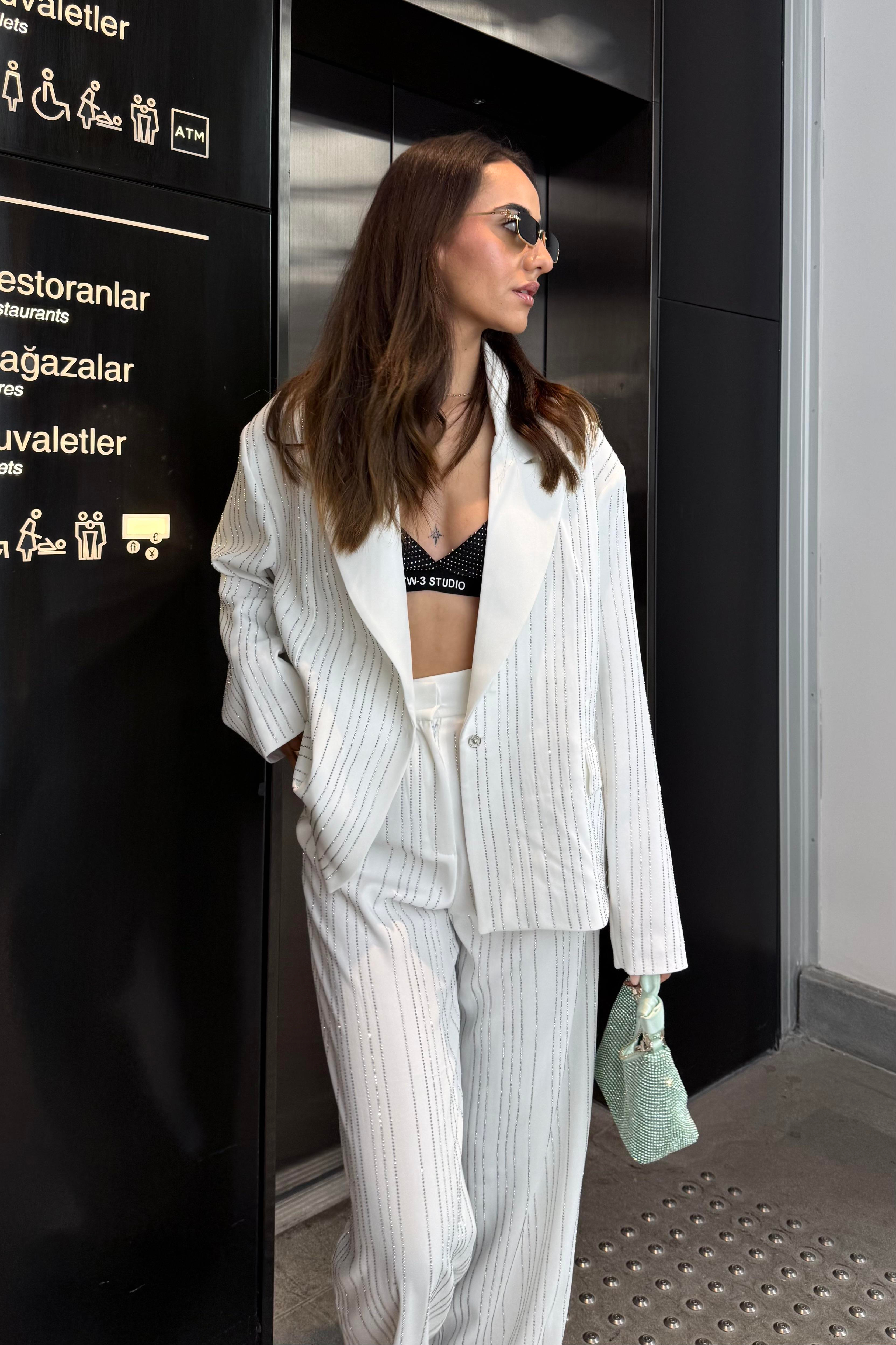 Beyaz Taşlı Premium Blazer Ceket - Kadın Blazer Ceket Modelleri - Nazliye Moda | Kadın Giyim Modası