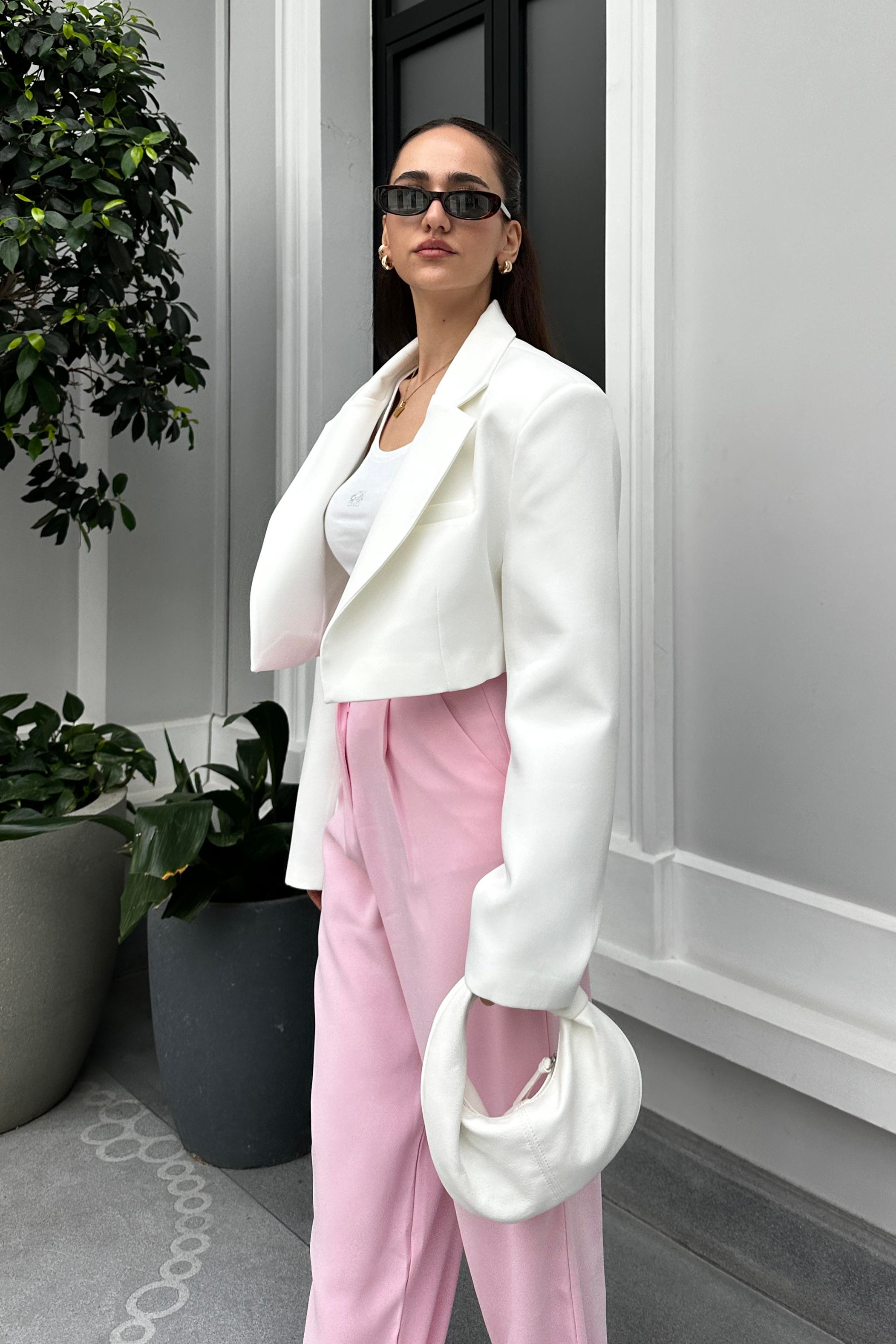 Beyaz Vatkalı Premium Blazer Ceket - Kadın Blazer Jackets Modelleri - Nazliye Moda - Kadın Giyim Modası