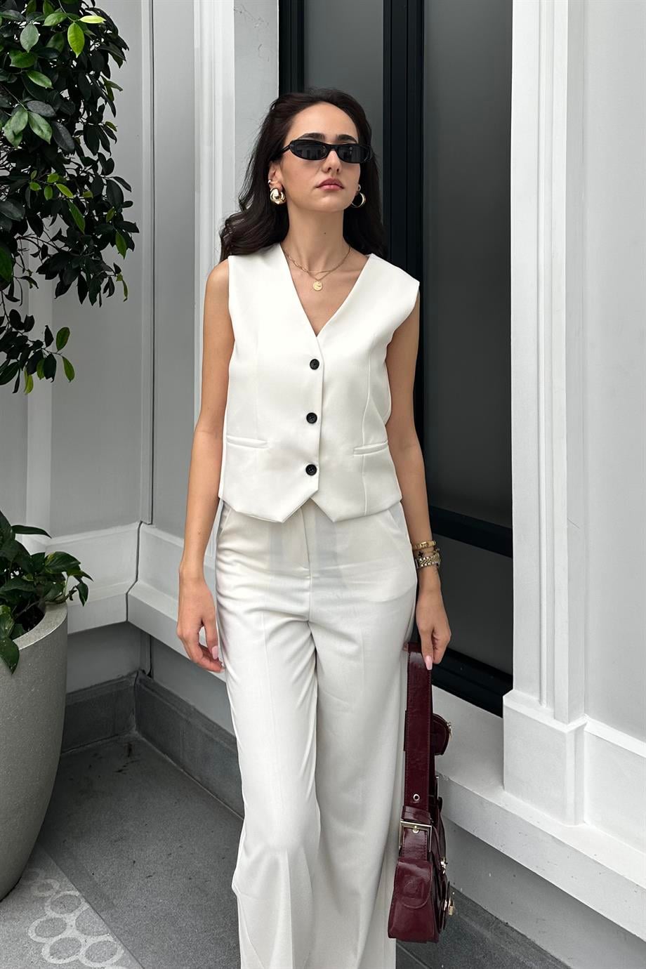 Beyaz Yelek Pantolon Takım - Kadın Takım Modelleri - Nazliye Moda - Kadın Giyim Modası