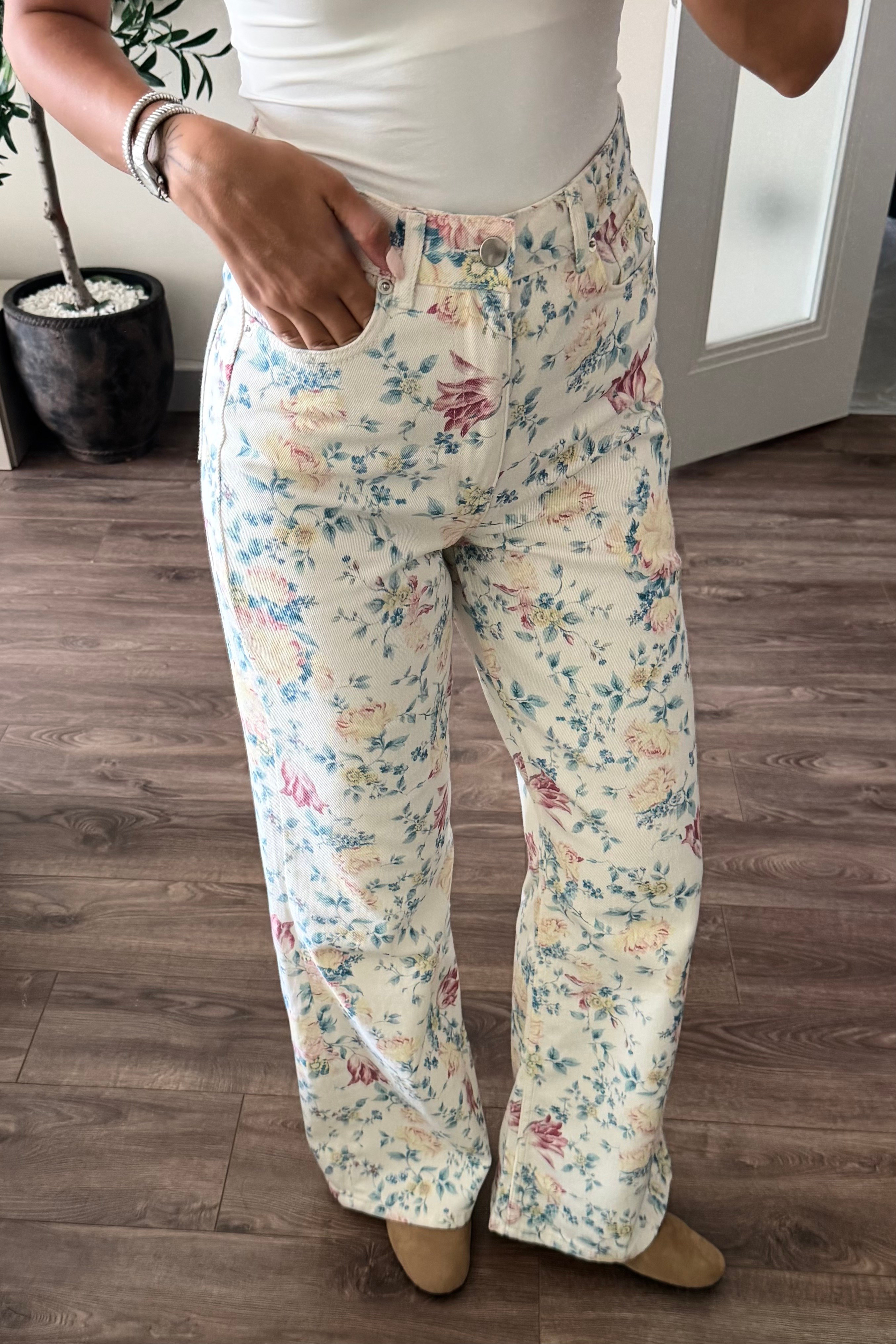 Çiçek Baskılı Straight Jean - Kadın Jean Modelleri - Nazliye Moda | Kadın Giyim Modası