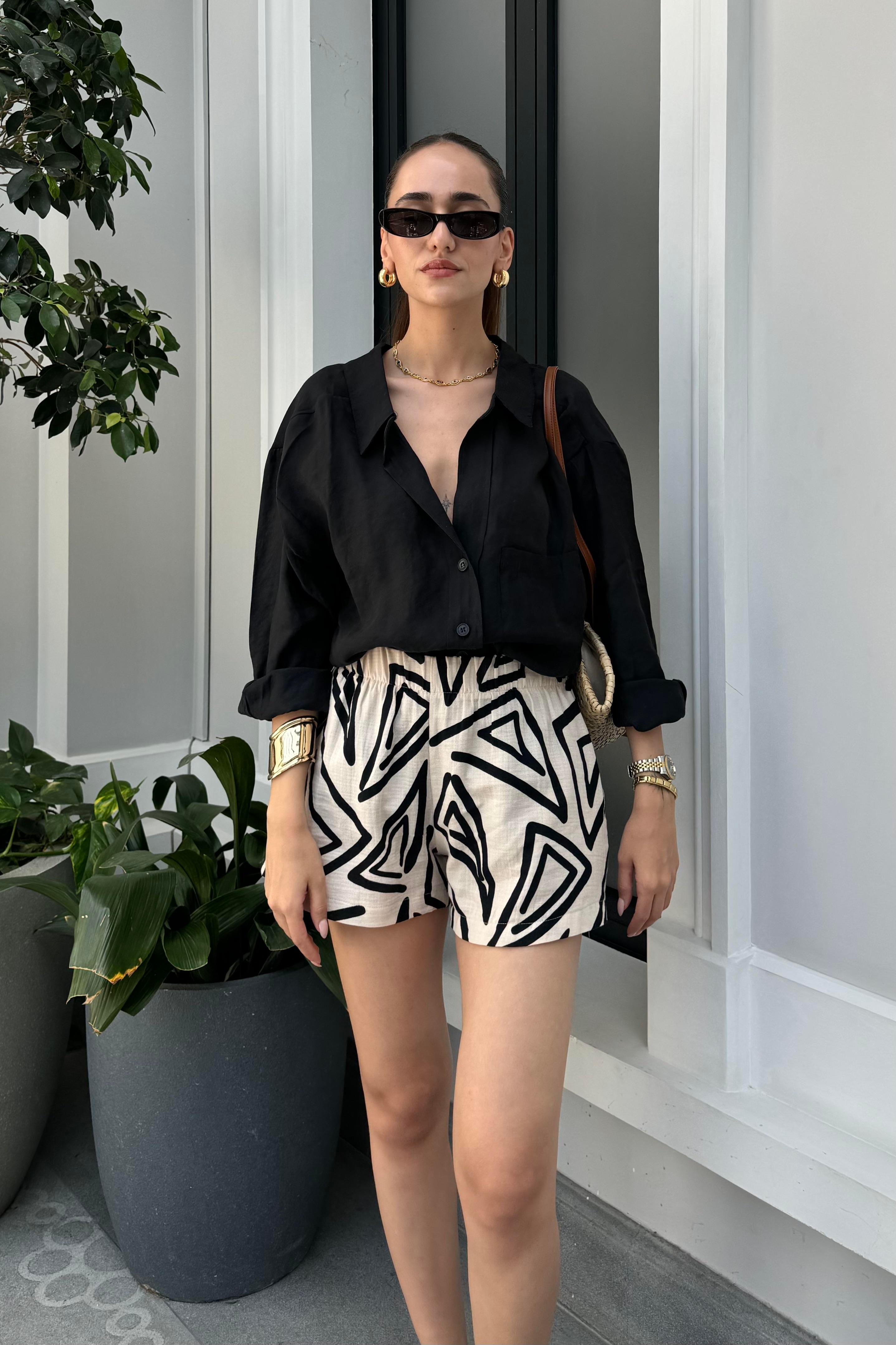 Ekru Desenli Şort - Kadın Şort Modelleri - Nazliye Moda - Kadın Giyim Modası