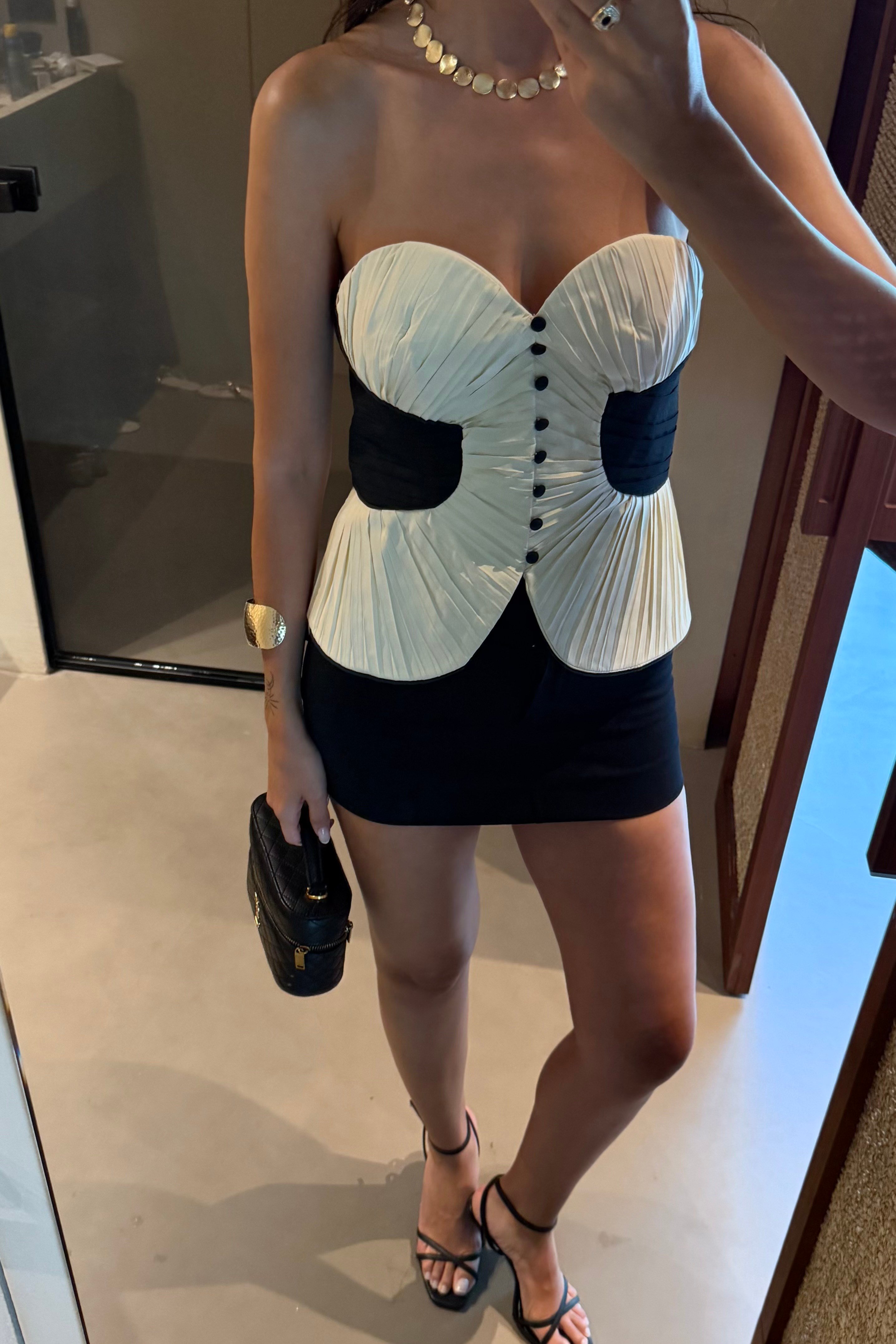 Ekru Düğme Detaylı Pliseli Bluz - Kadın Bluz Modelleri - Nazliye Moda | Kadın Giyim Modası