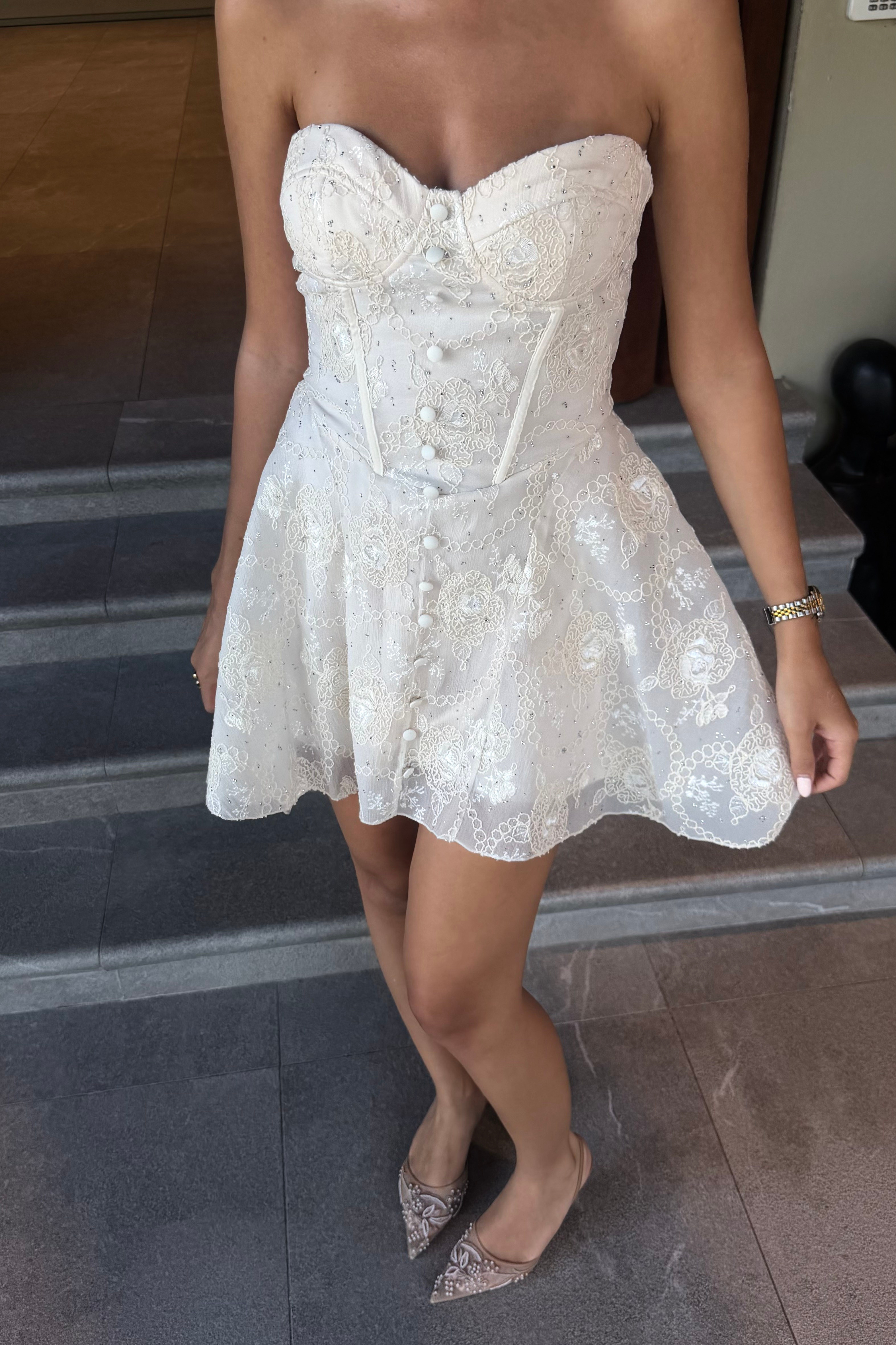 Ekru Mini Dantelli Taşlı Straplez Elbise - Kadın Elbise Modelleri - Nazliye Moda | Kadın Giyim Modası