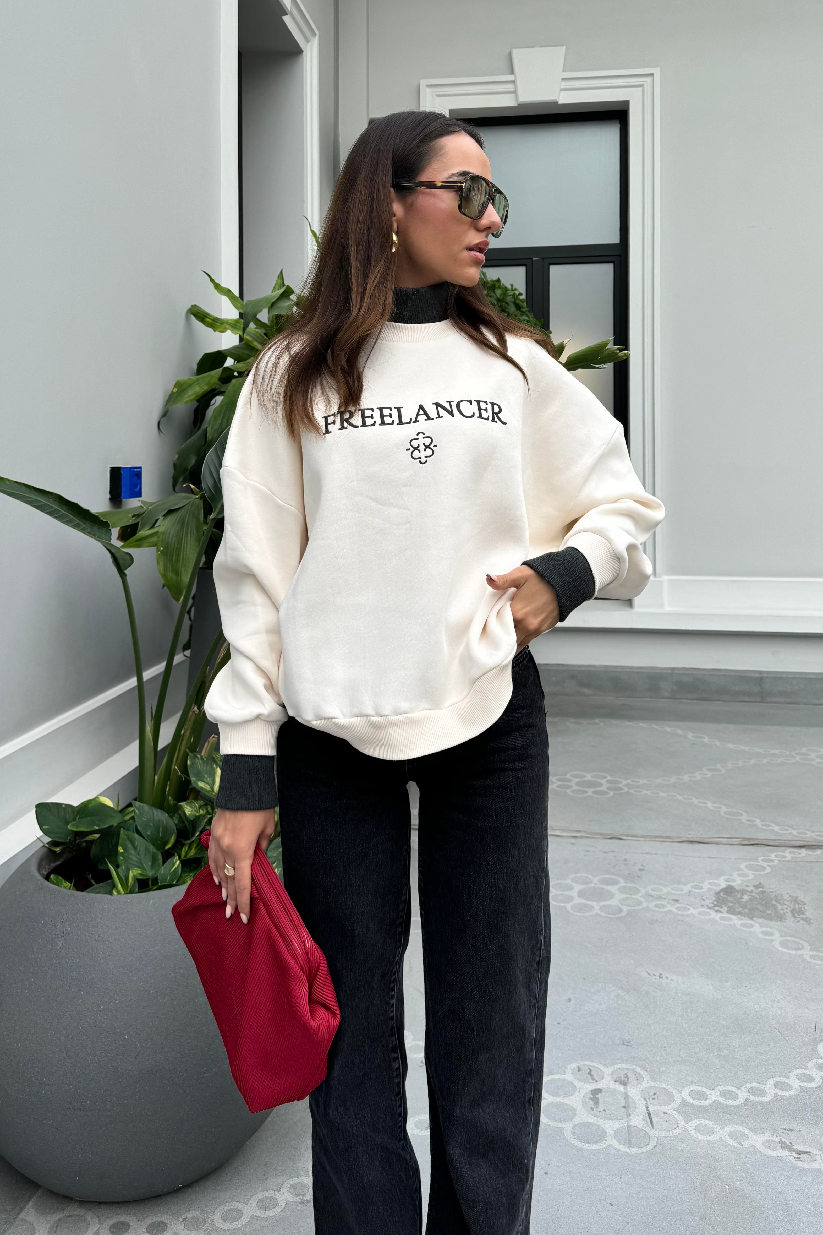 Ekru Nakışlı Oversize Sweatshirt - Kadın Sweatshirts Modelleri - Nazliye Moda | Kadın Giyim Modası