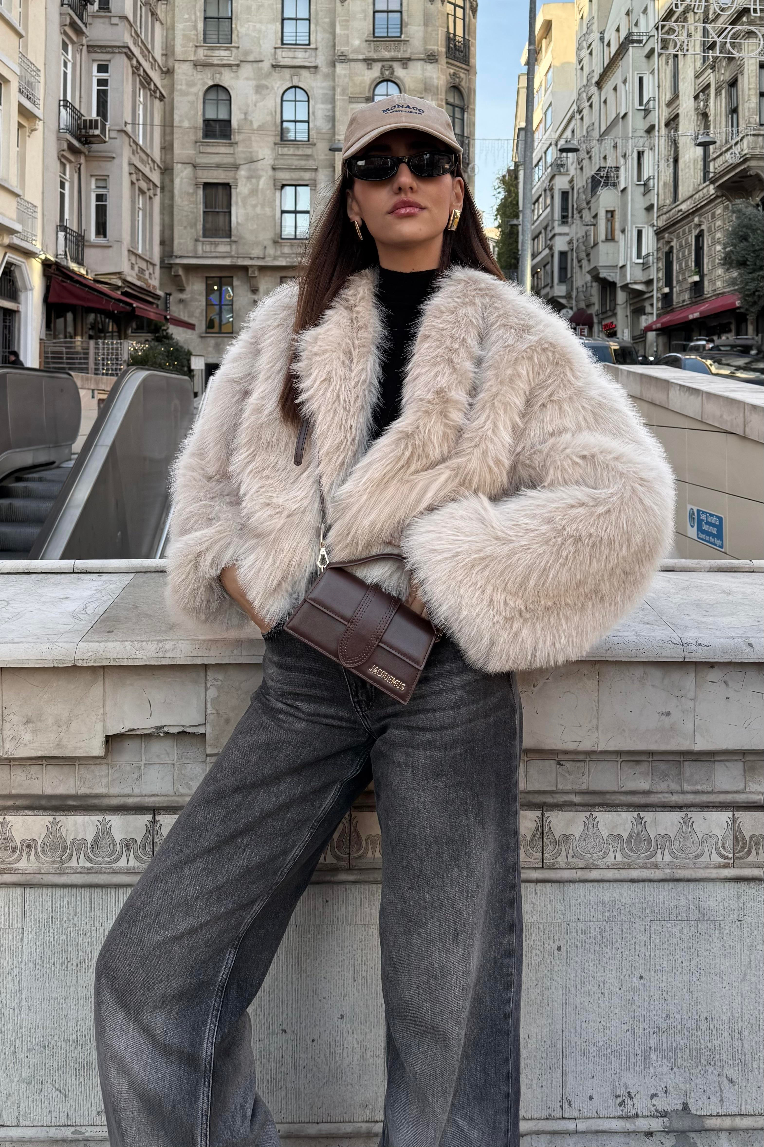 Ekru Oversize Premium Midi Kürk - Kadın Coats Modelleri - Nazliye Moda | Kadın Giyim Modası