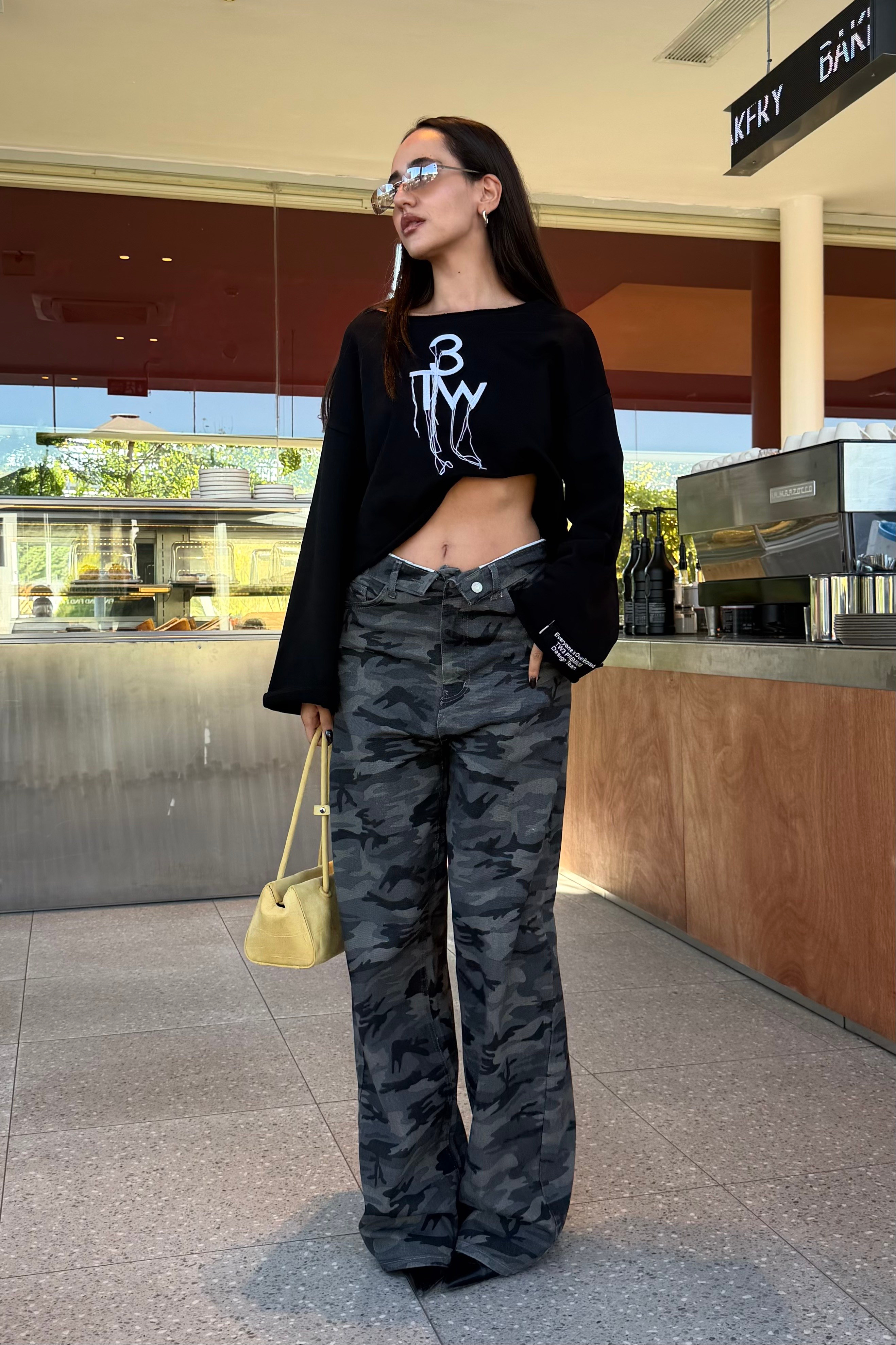 Haki Ters Kemer Kamuflaj Pantolon - Kadın Pantolon Modelleri - Nazliye Moda | Kadın Giyim Modası