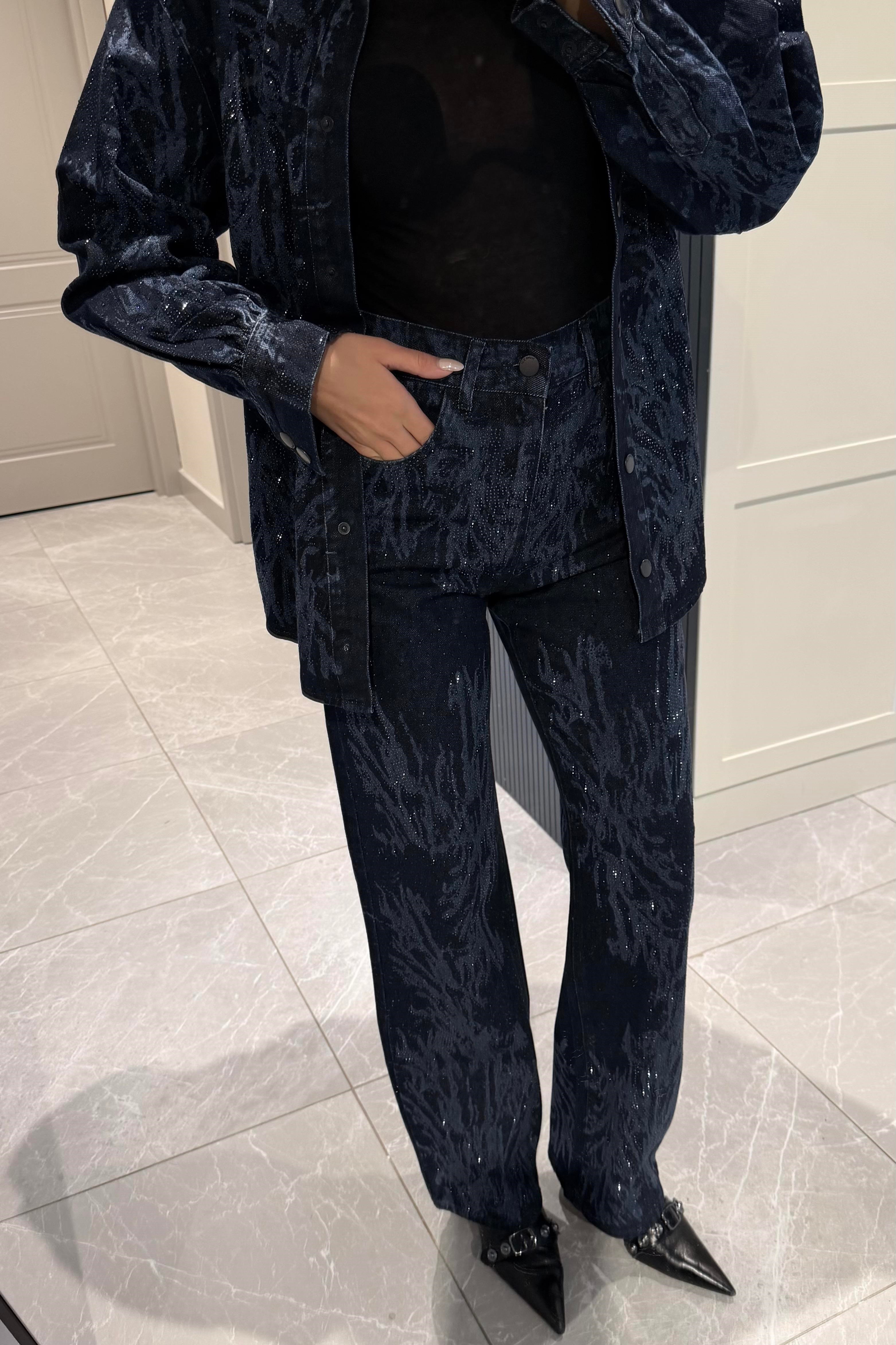 İndigo Mavi Lazer Baskı Taşlı Jean - Kadın Jean Modelleri - Nazliye Moda | Kadın Giyim Modası