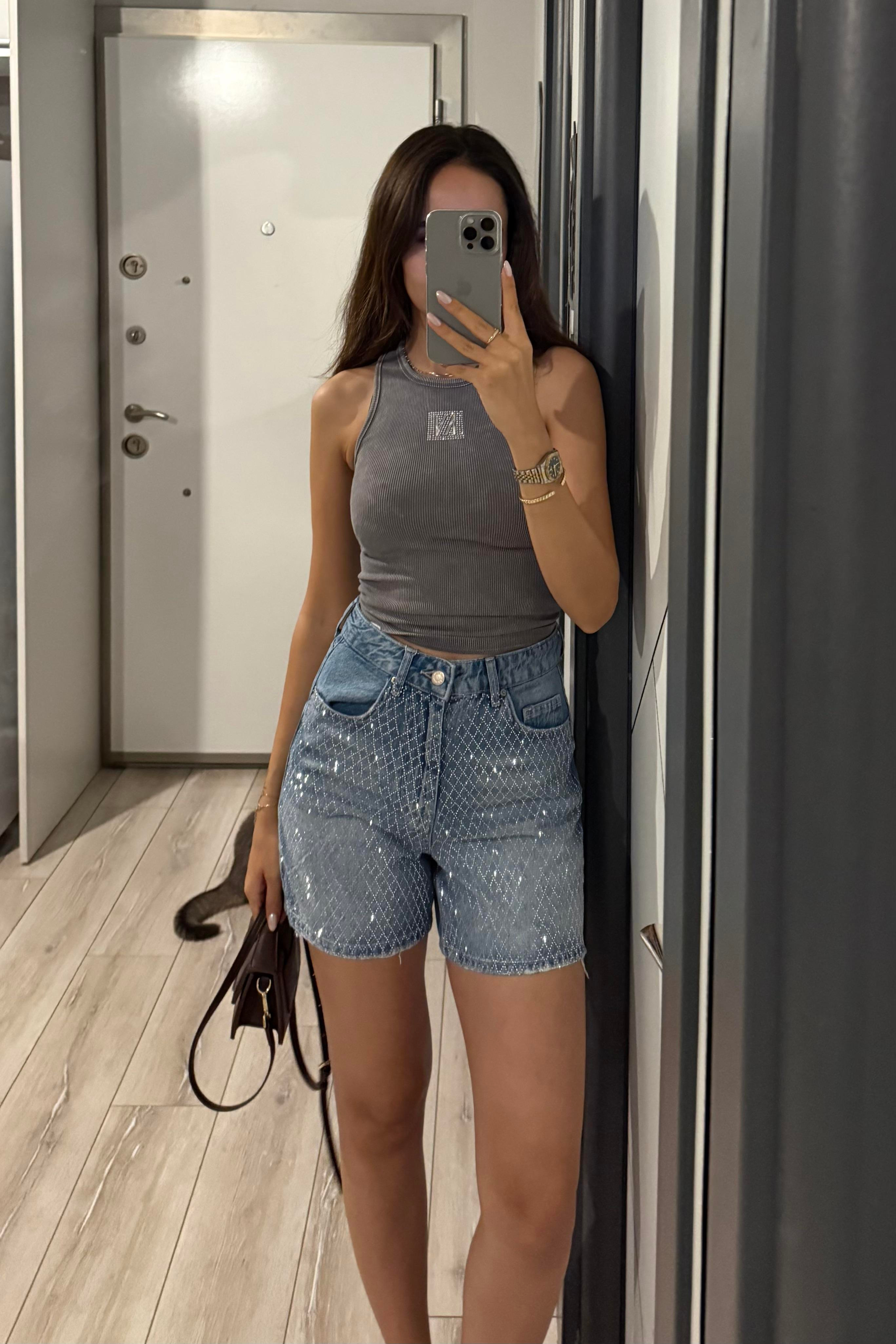 İndigo Mavi Taşlı Jean Şort - Kadın Şort Modelleri - Nazliye Moda | Kadın Giyim Modası