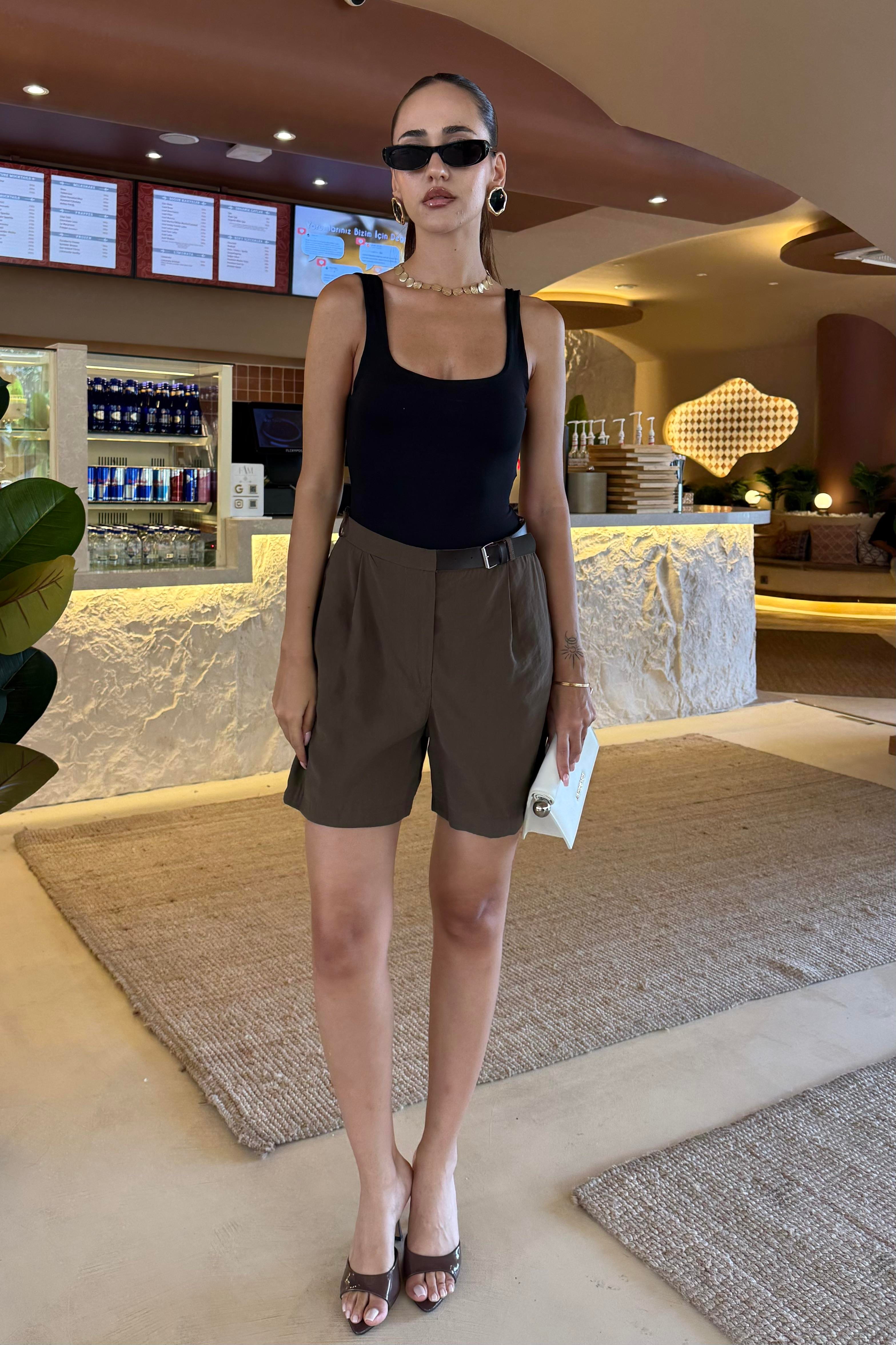 Kahve Kemer Detay Şort - Kadın Shorts Modelleri - Nazliye Moda | Kadın Giyim Modası