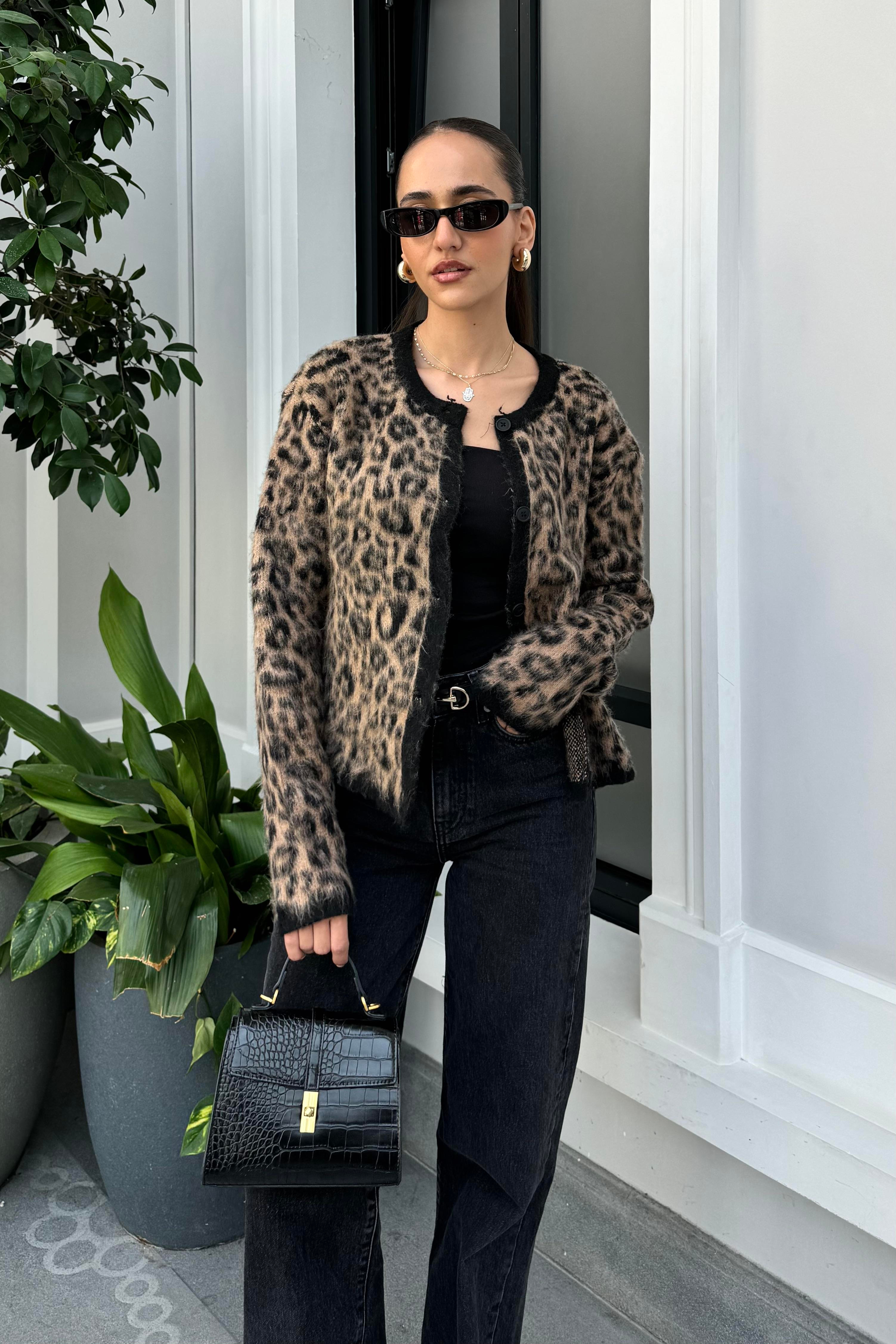 Leopar Düğmeli Triko Hırka - Kadın Tricots & Sweaters Modelleri - Nazliye Moda | Kadın Giyim Modası