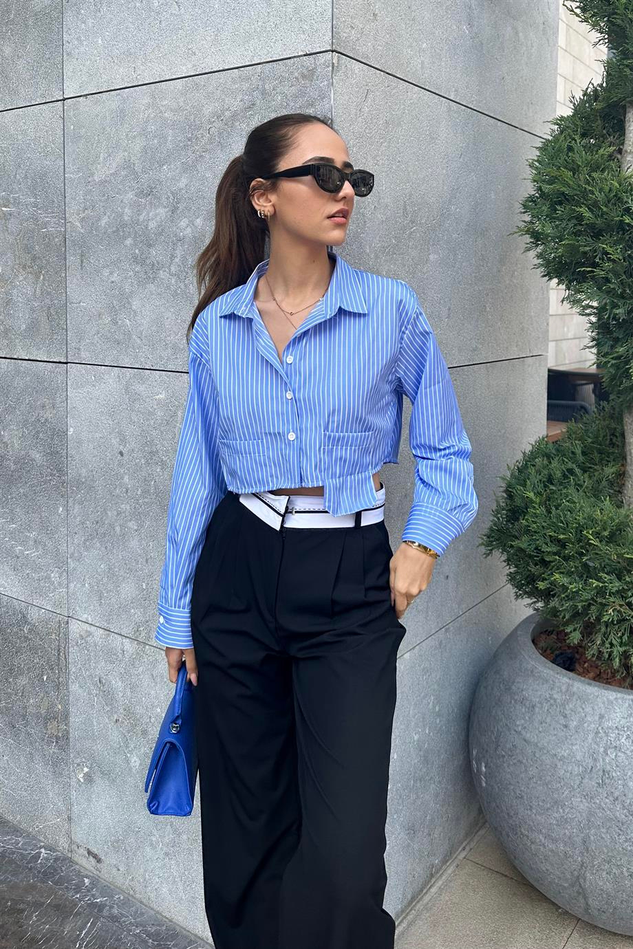 Mavi Çizgili Crop Gömlek - Kadın Gömlek Modelleri - Nazliye Moda | Kadın Giyim Modası