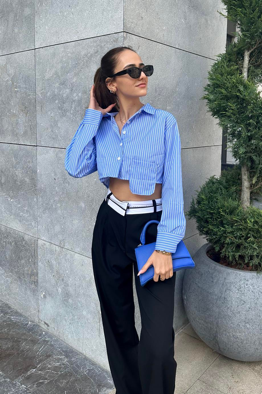 Mavi Çizgili Crop Gömlek - Kadın Gömlek Modelleri - Nazliye Moda | Kadın Giyim Modası