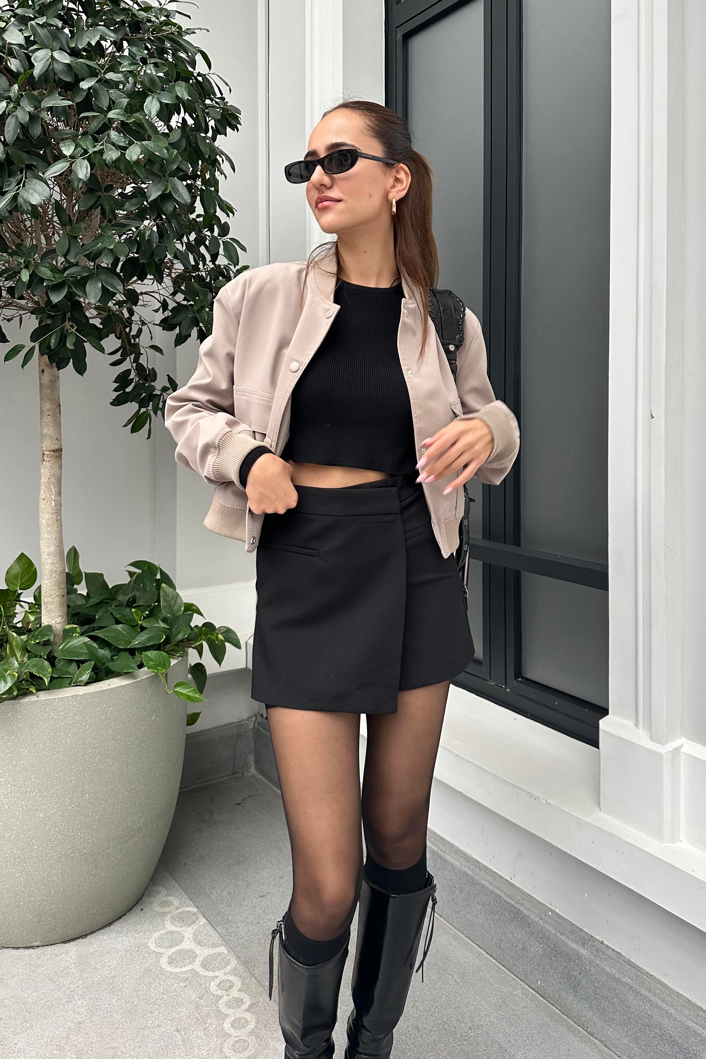 Black Skort with Pocket Detail - Kadın Skirts Modelleri - Nazliye Moda - Kadın Giyim Modası