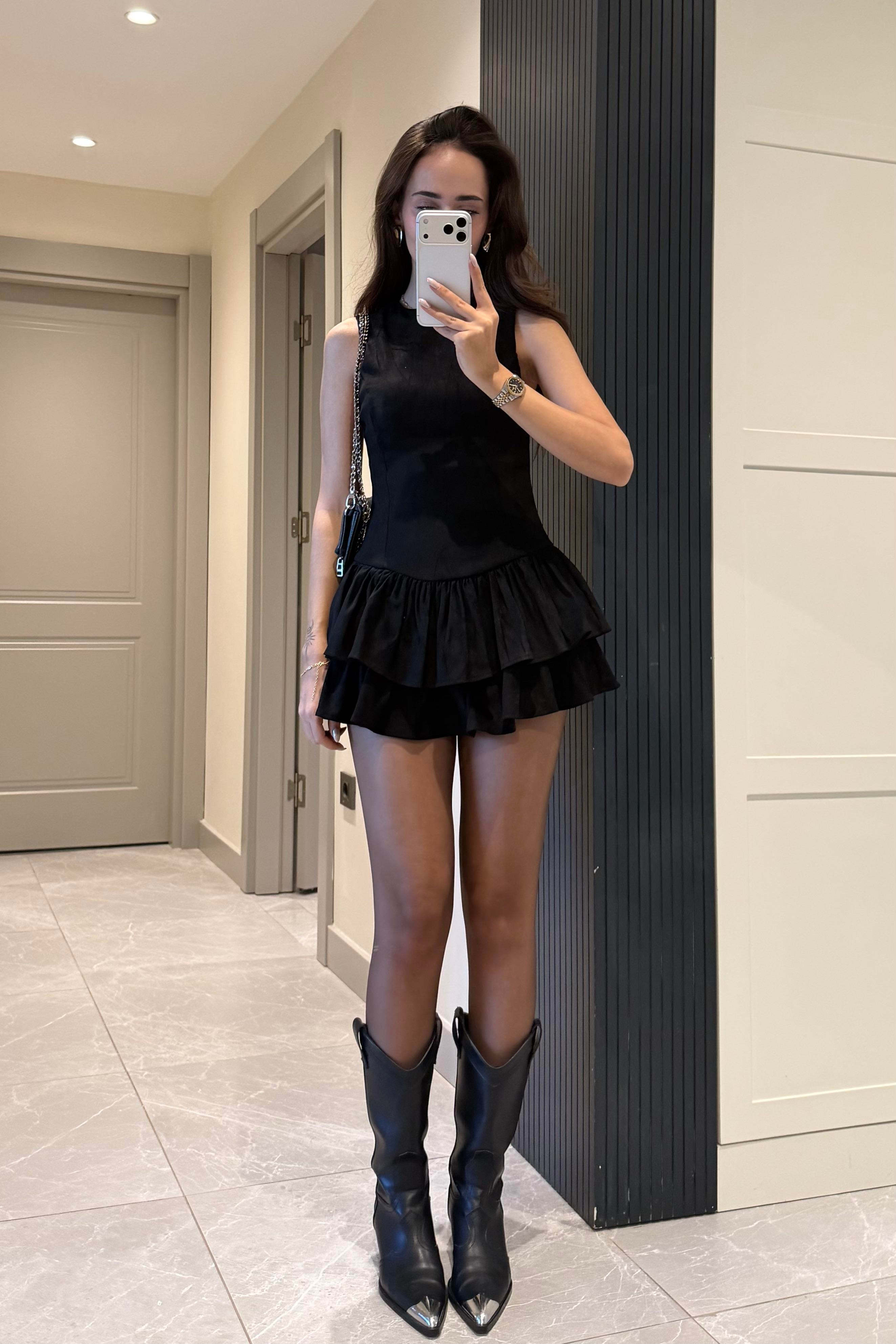 Siyah Fırfırlı Süet Şortlu Mini Elbise - Kadın Dresses Modelleri - Nazliye Moda | Kadın Giyim Modası