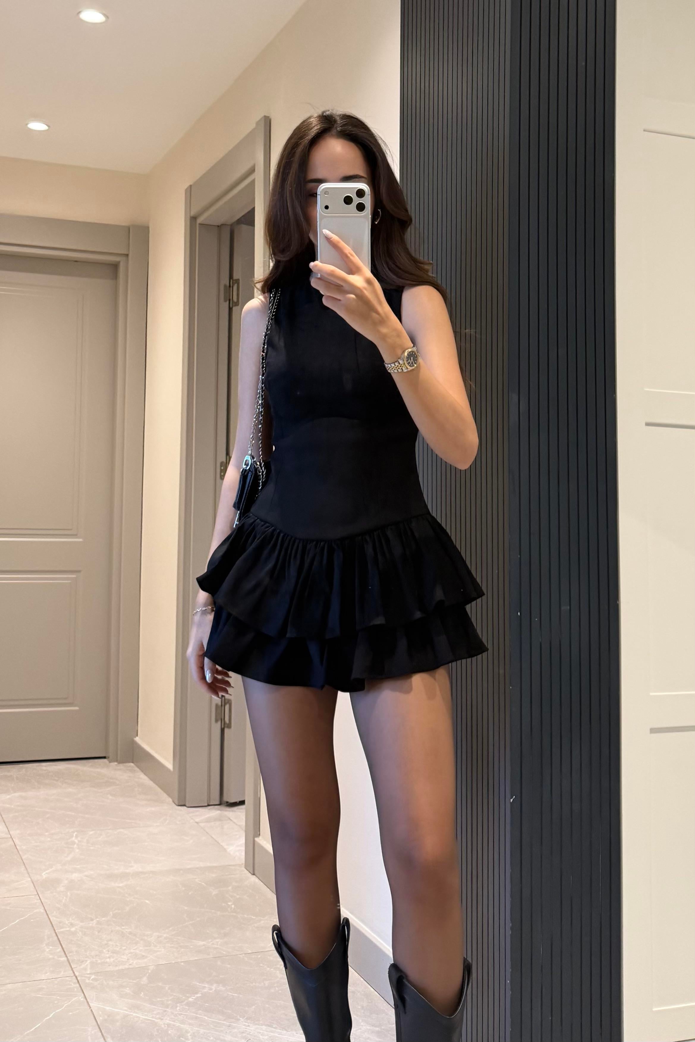 Siyah Fırfırlı Süet Şortlu Mini Elbise - Kadın Dresses Modelleri - Nazliye Moda | Kadın Giyim Modası