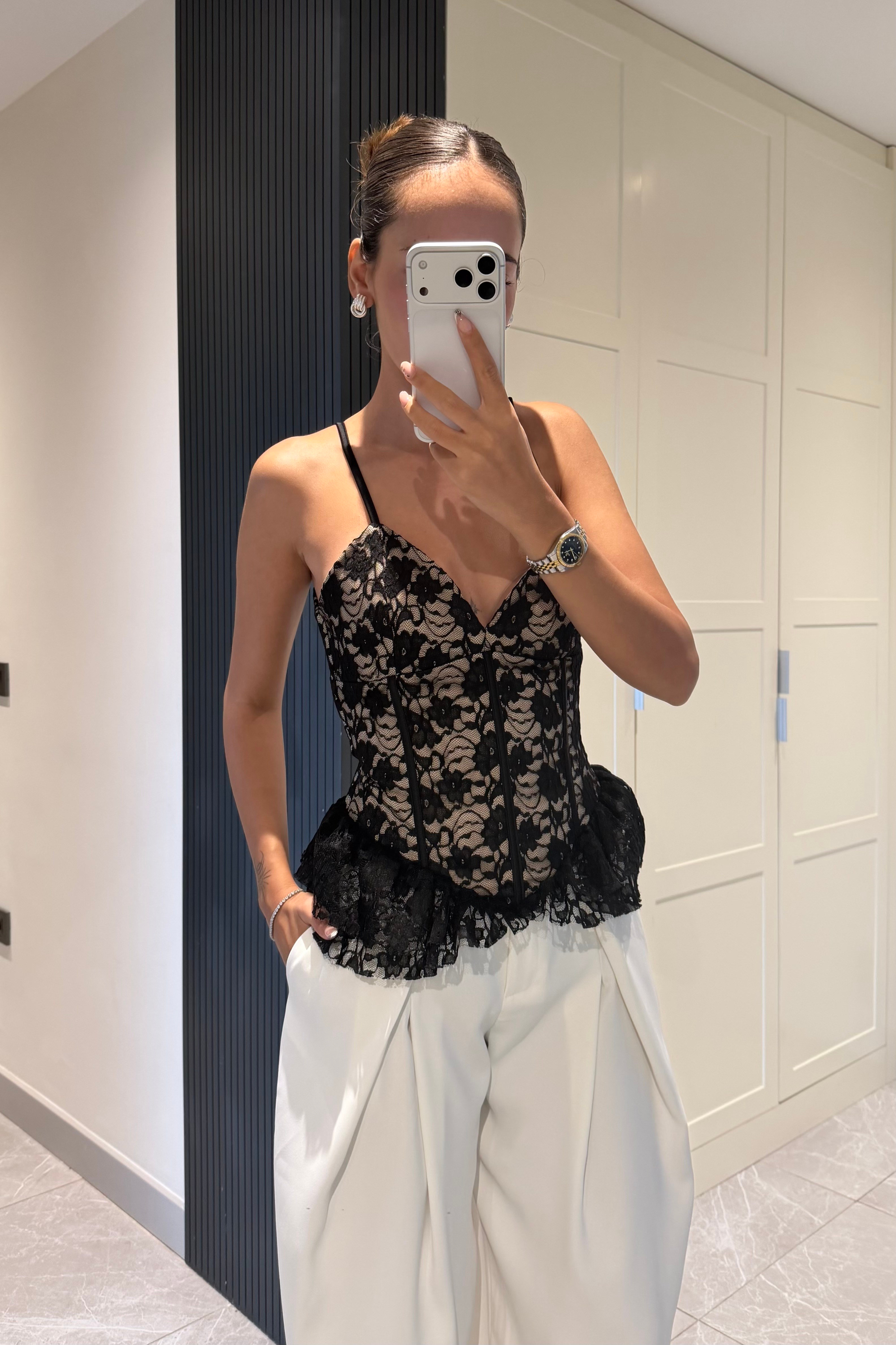 Siyah İp Askı Dantel Bluz - Kadın Bluz Modelleri - Nazliye Moda | Kadın Giyim Modası