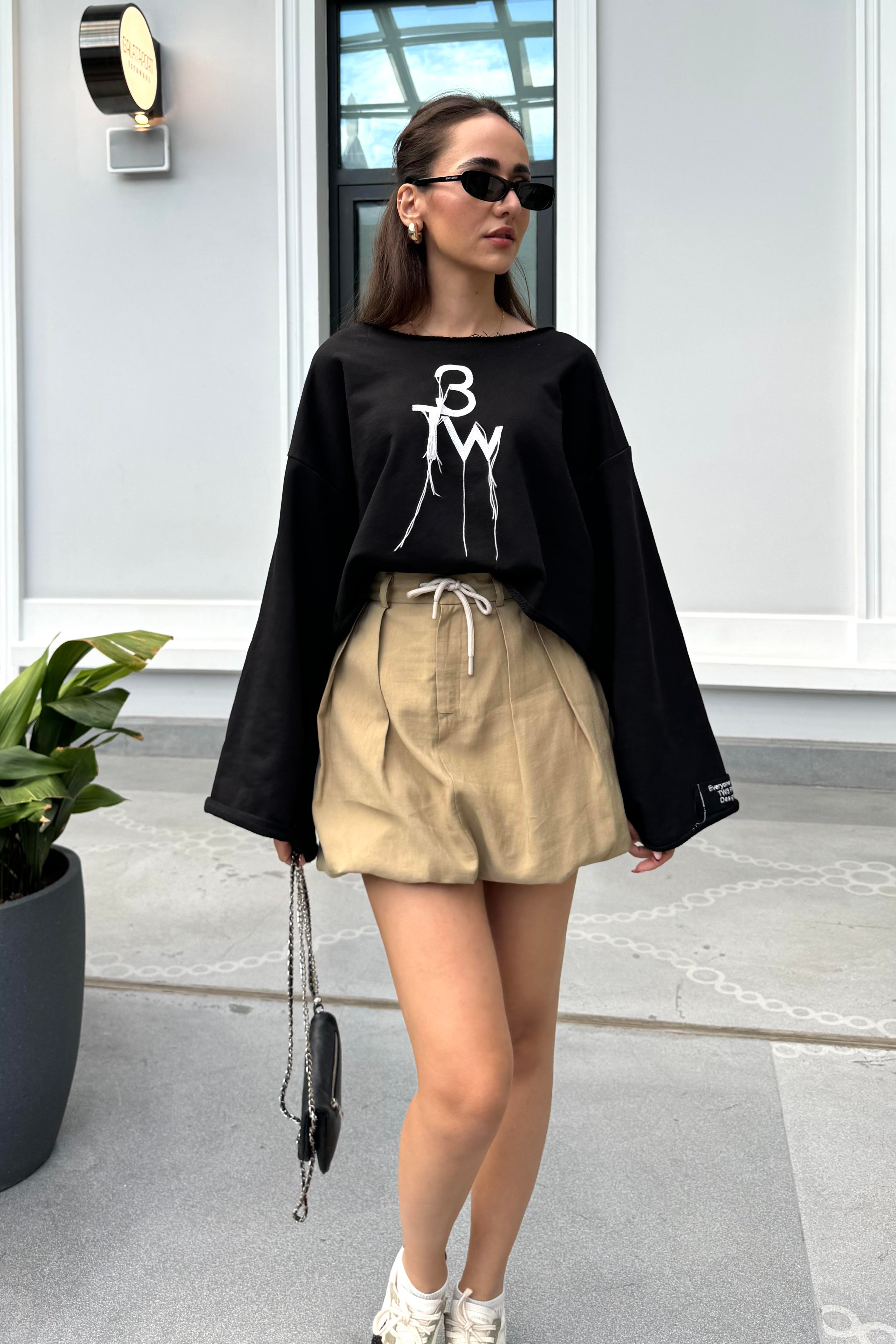 Siyah Nakışlı Oversize Sweatshirt - Kadın Sweatshirts Modelleri - Nazliye Moda | Kadın Giyim Modası