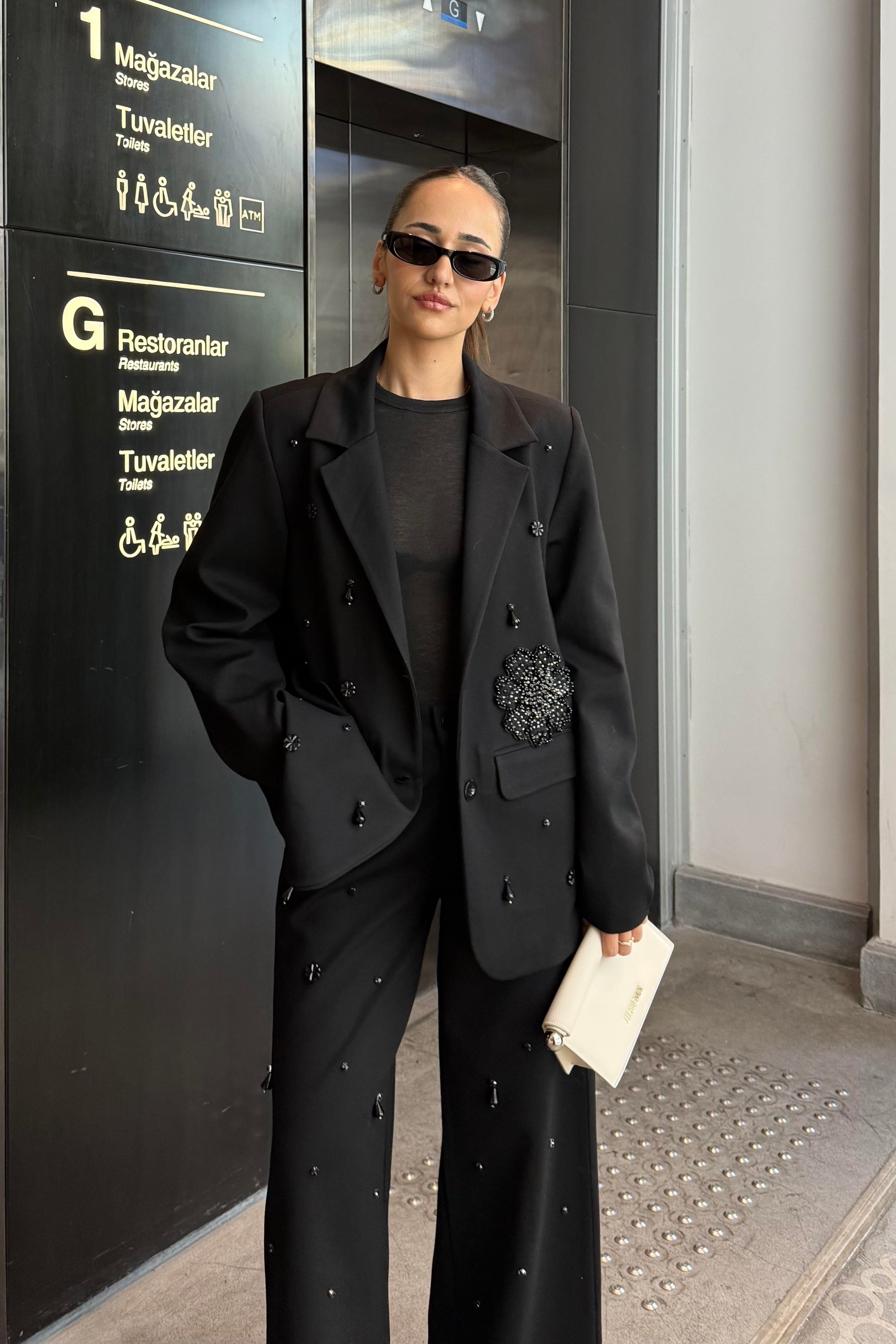 Siyah Taş İşlemeli Tasarım Blazer Ceket - Kadın Blazer Jackets Modelleri - Nazliye Moda | Kadın Giyim Modası