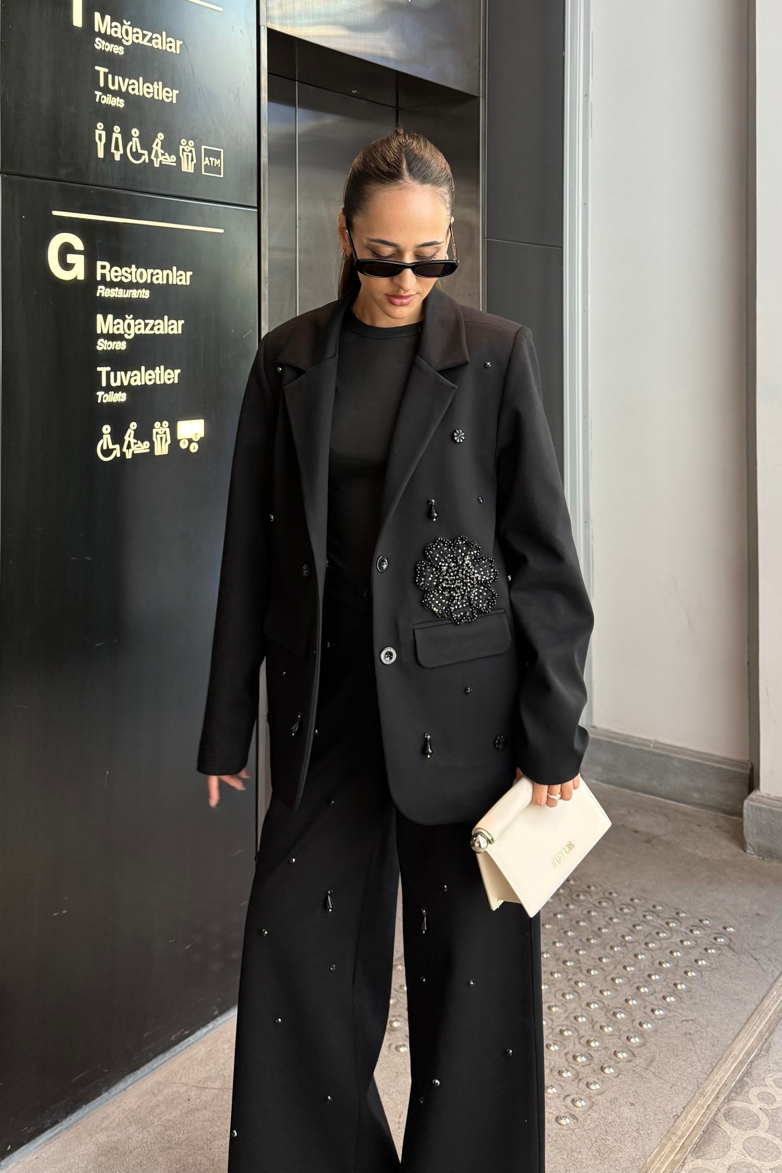 Siyah Taş İşlemeli Tasarım Blazer Ceket - Kadın Blazer Jackets Modelleri - Nazliye Moda | Kadın Giyim Modası