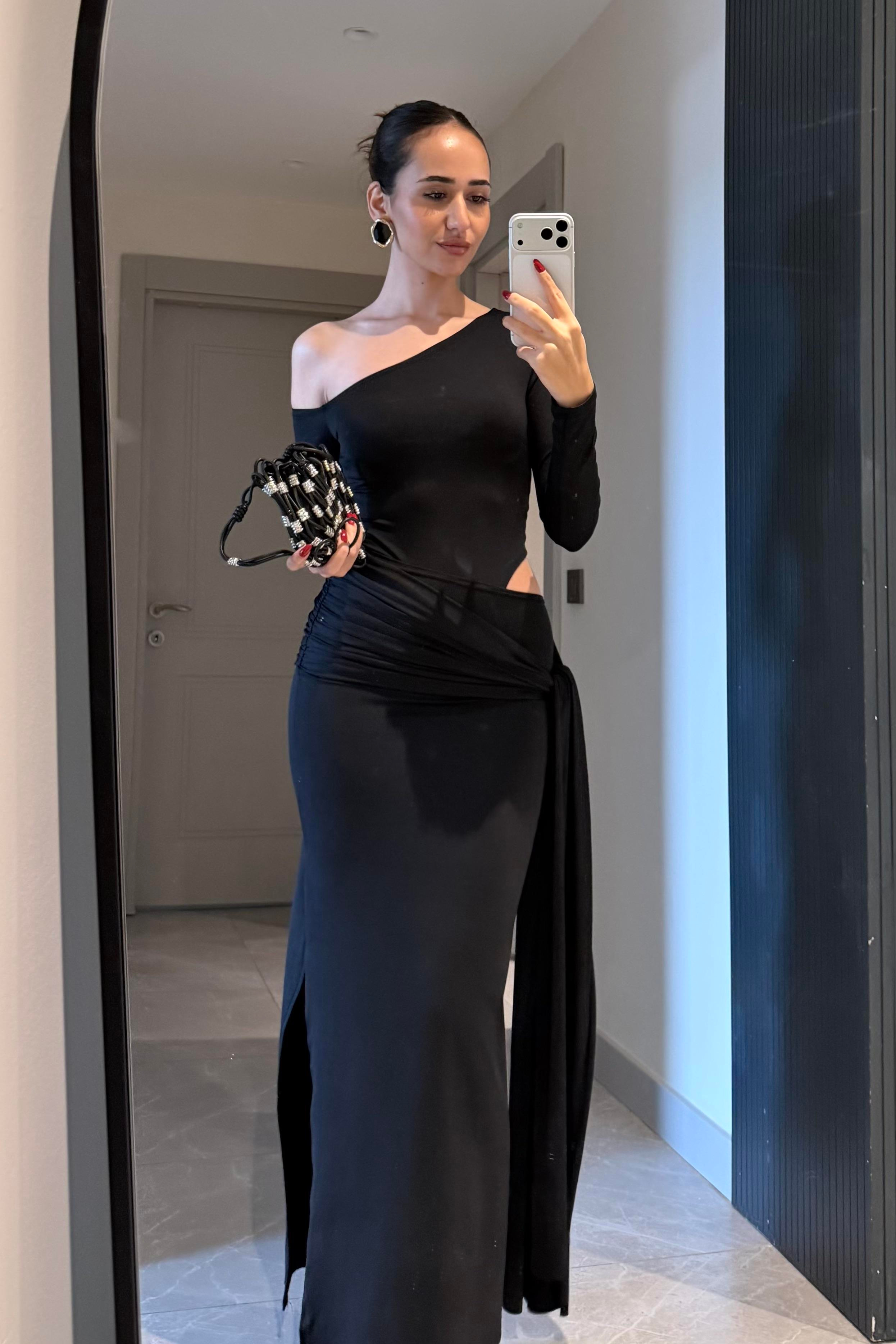 Siyah Yırtmaç Detay Uzun Elbise - Kadın Elbise Modelleri - Nazliye Moda | Kadın Giyim Modası