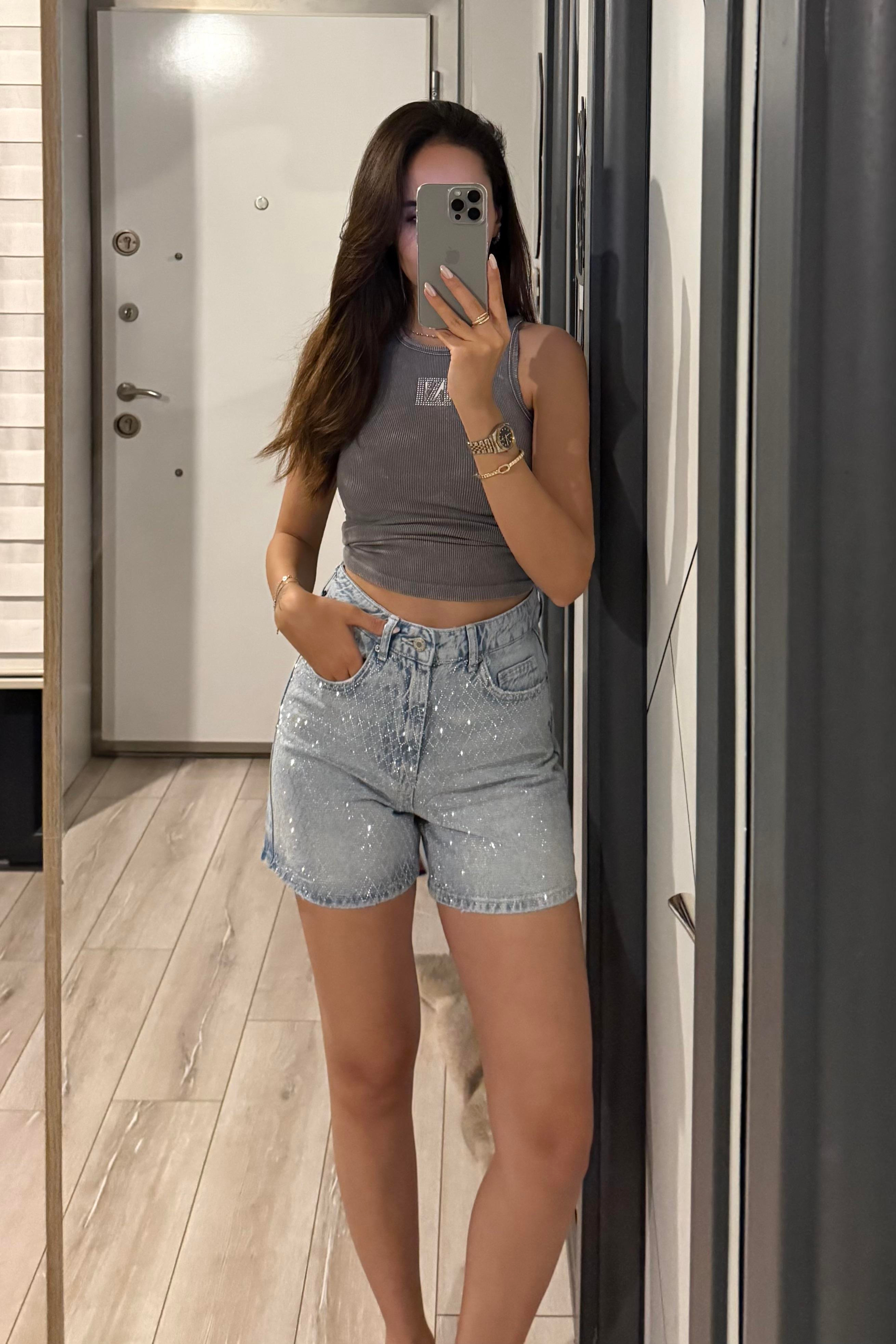 Yıkama Detay Taşlı Jean Şort - Kadın Şort Modelleri - Nazliye Moda | Kadın Giyim Modası
