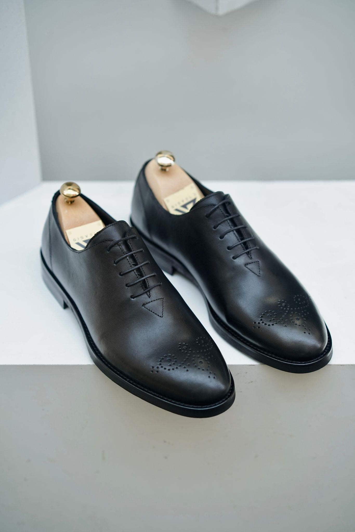 Moment Black Men Leather Shoes