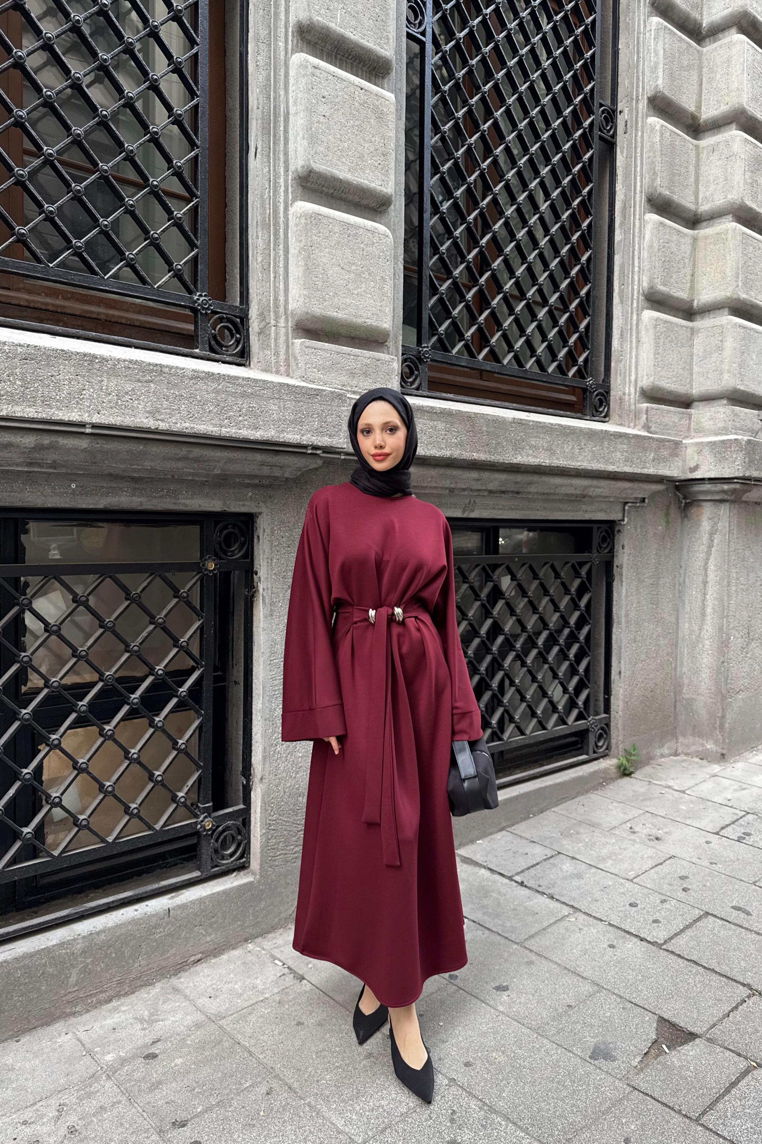 Aksesuarlı Belden Bağlamalı Elbise - Bordo