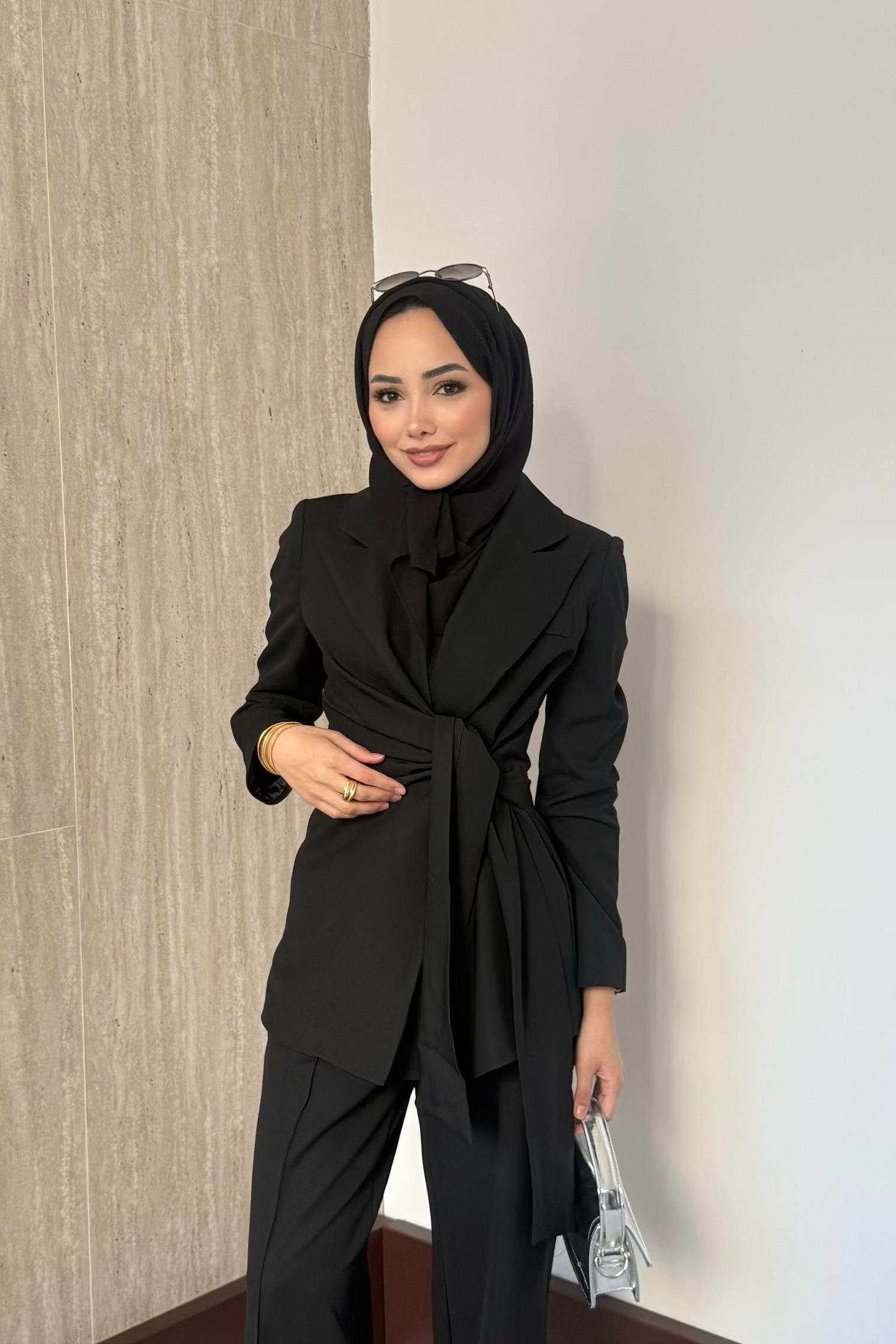 Belden Bağlamalı Pantolonlu Takım - Siyah