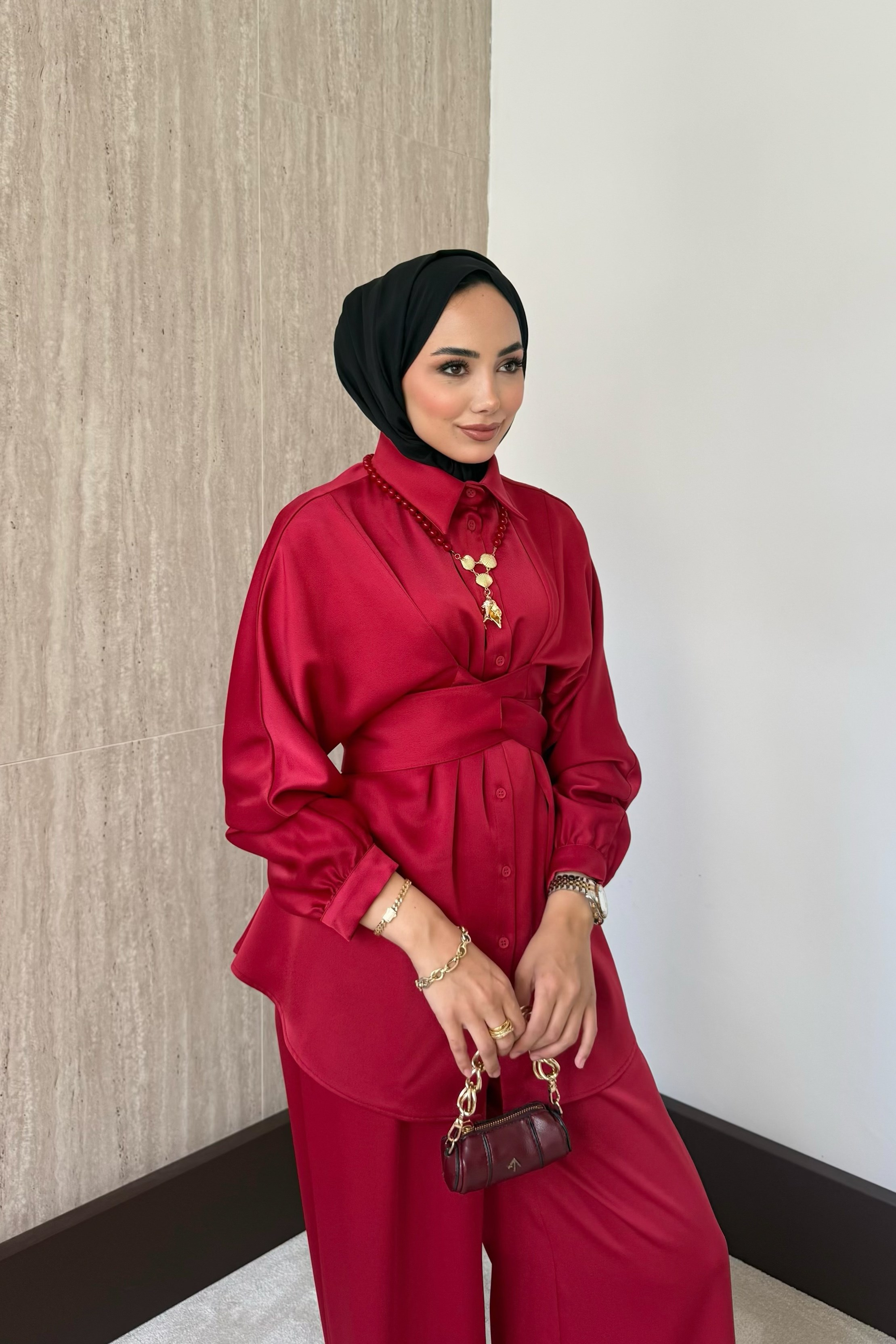 Belden Bağlamalı Saten Takım - Bordo