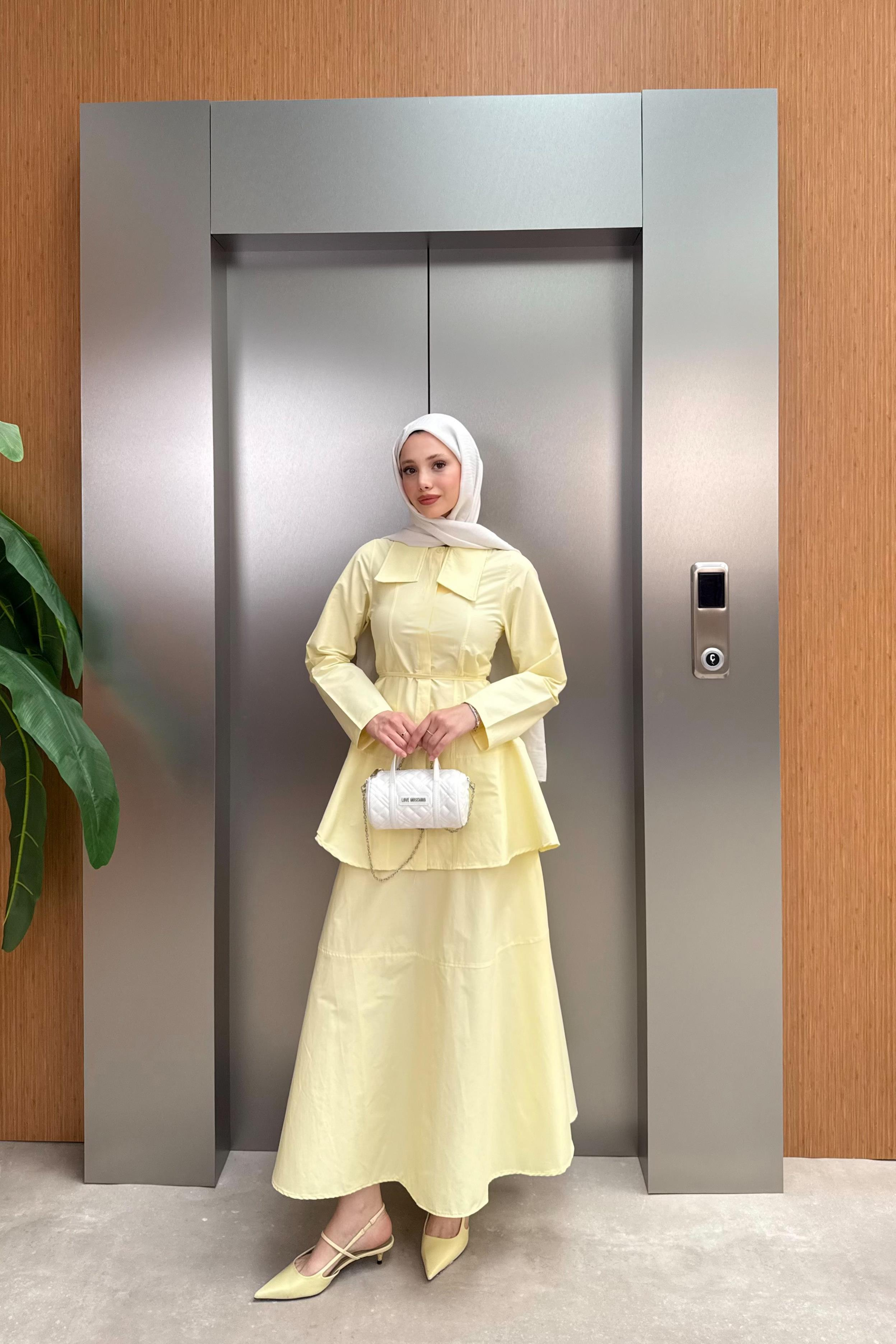 Belden Oturtmalı Etekli Takım - Sarı