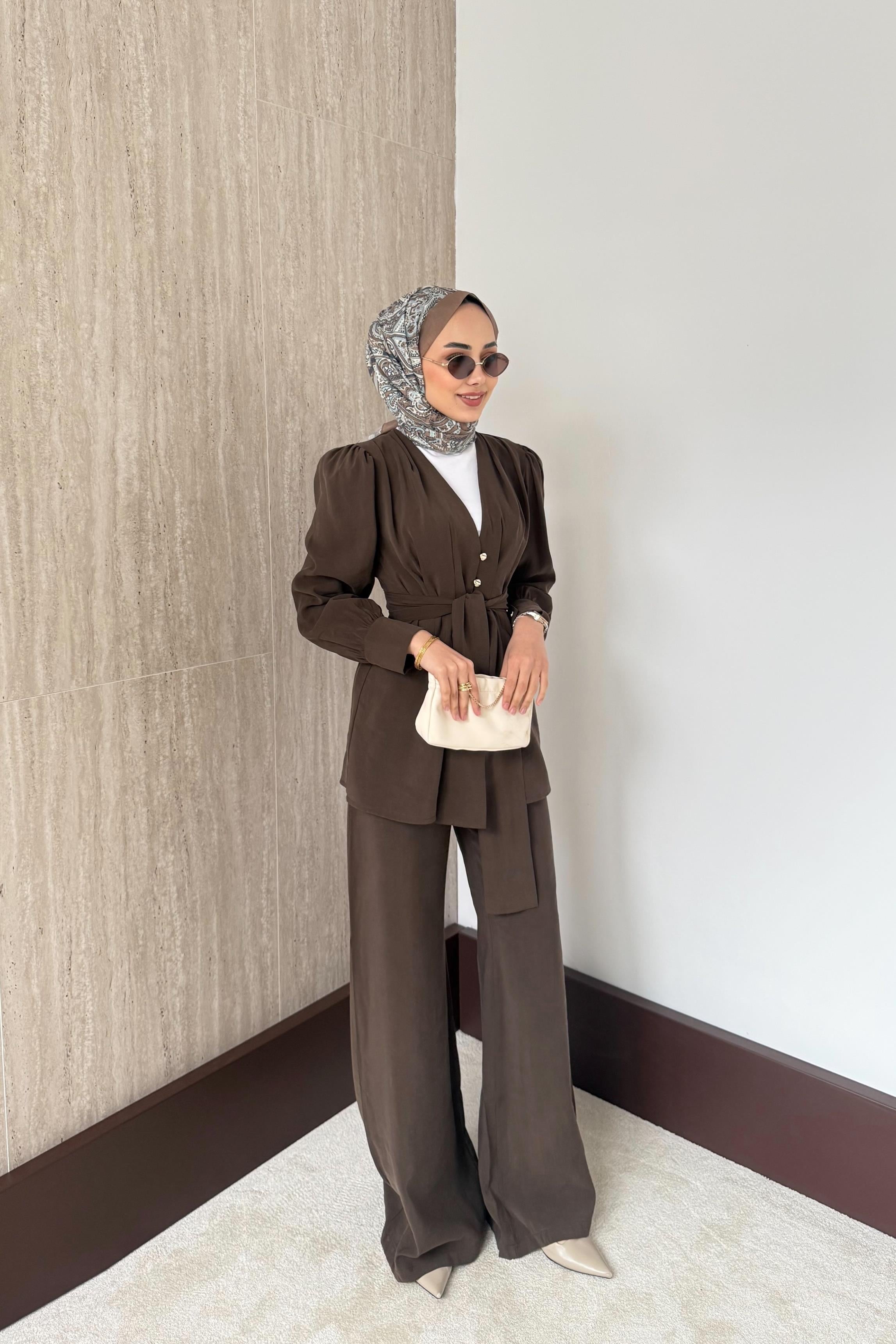 Belden Oturtmalı Model Pantolonlu Takım - Kahve