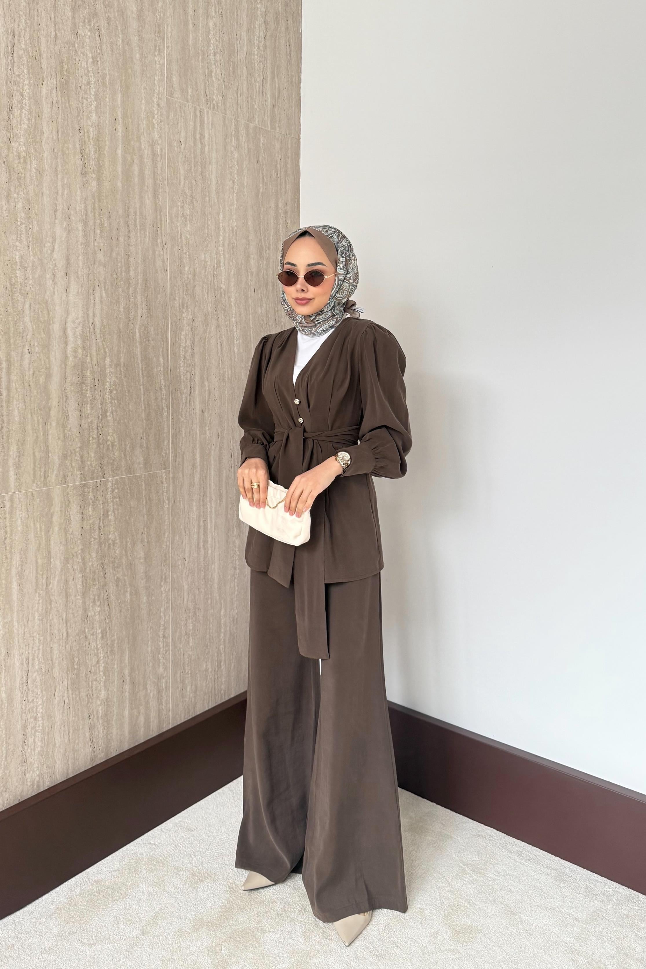 Belden Oturtmalı Model Pantolonlu Takım - Kahve