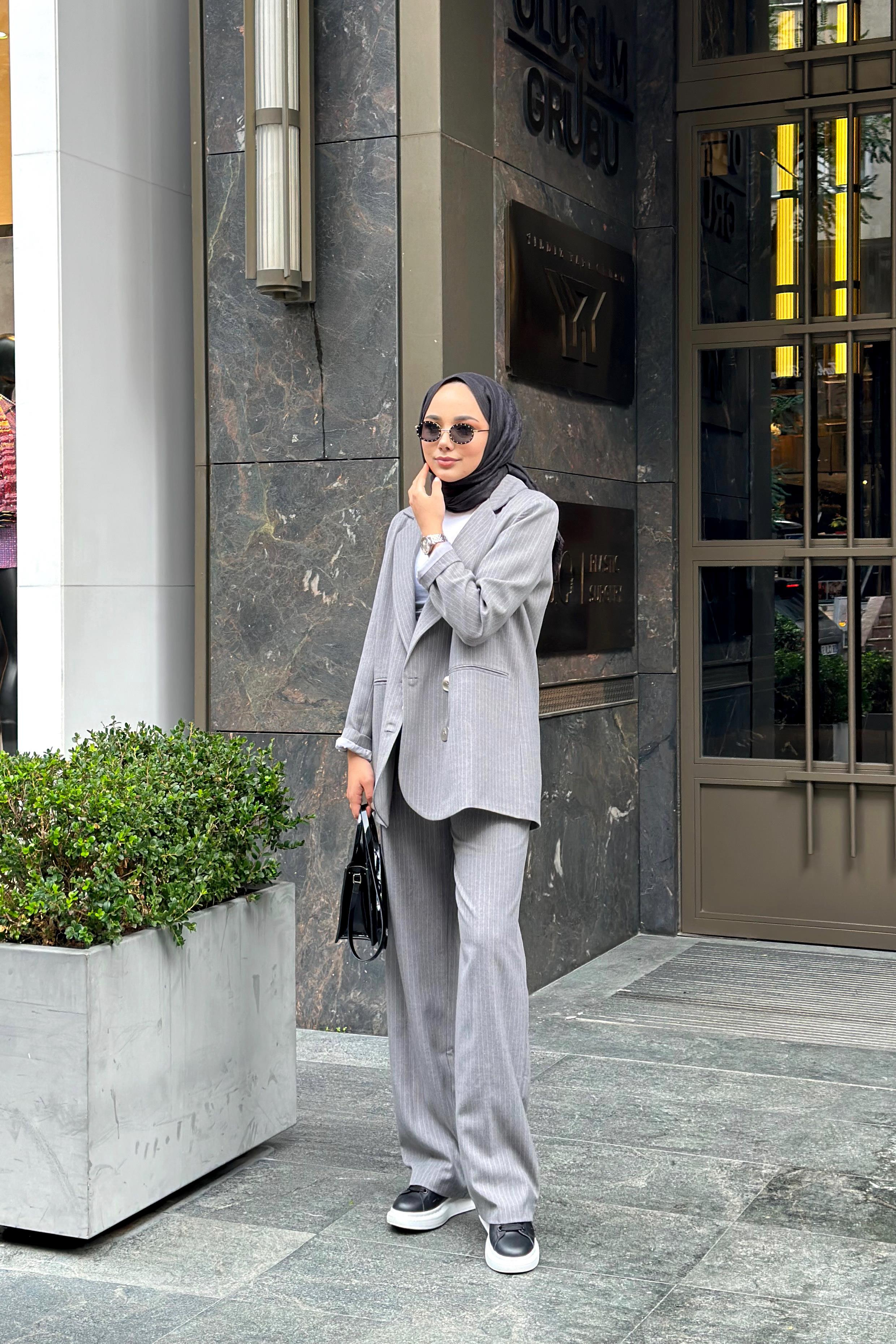 ÇİZGİLİ BLAZER TAKIM - GRİ