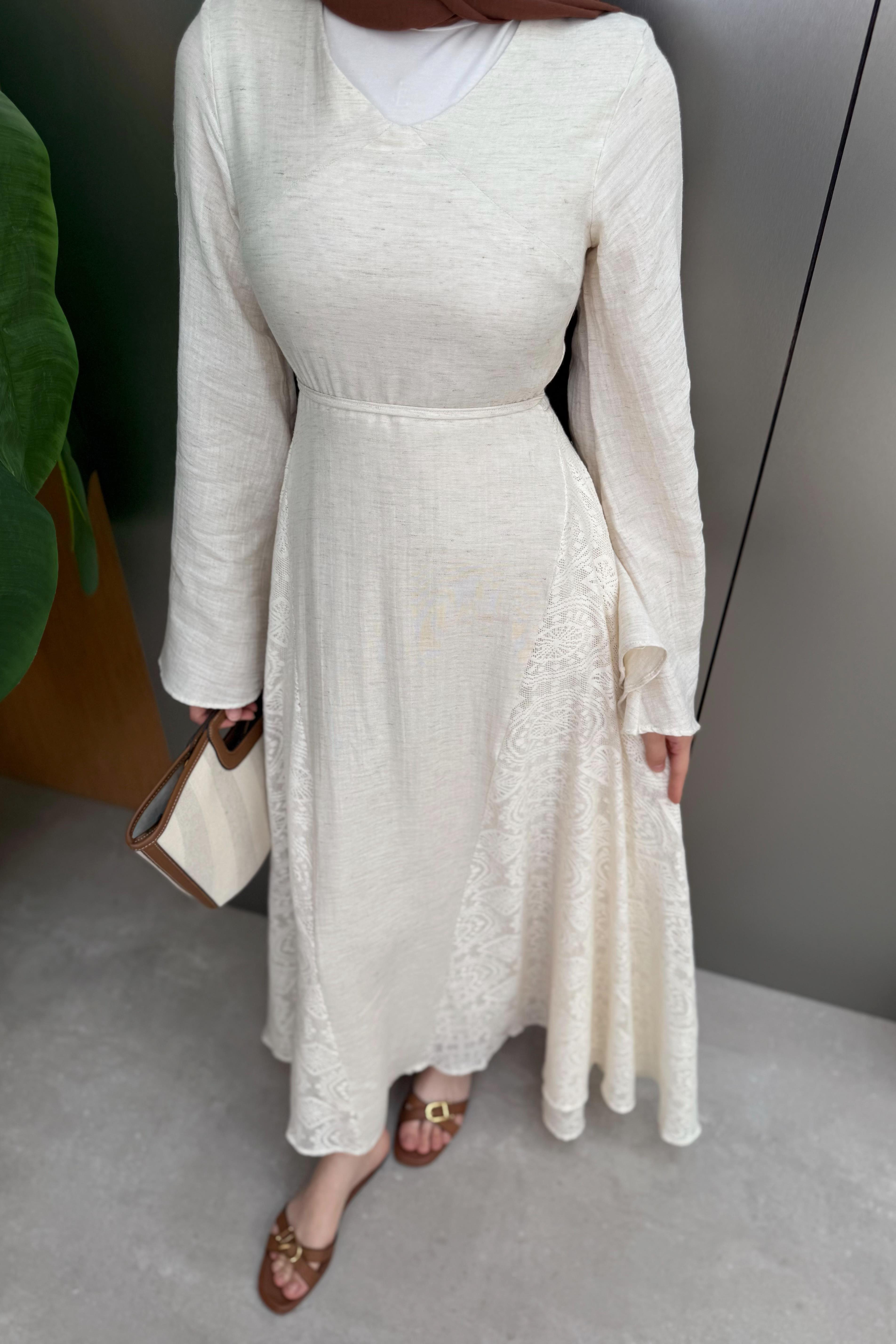 Dantel V Yaka Elbise - Bej