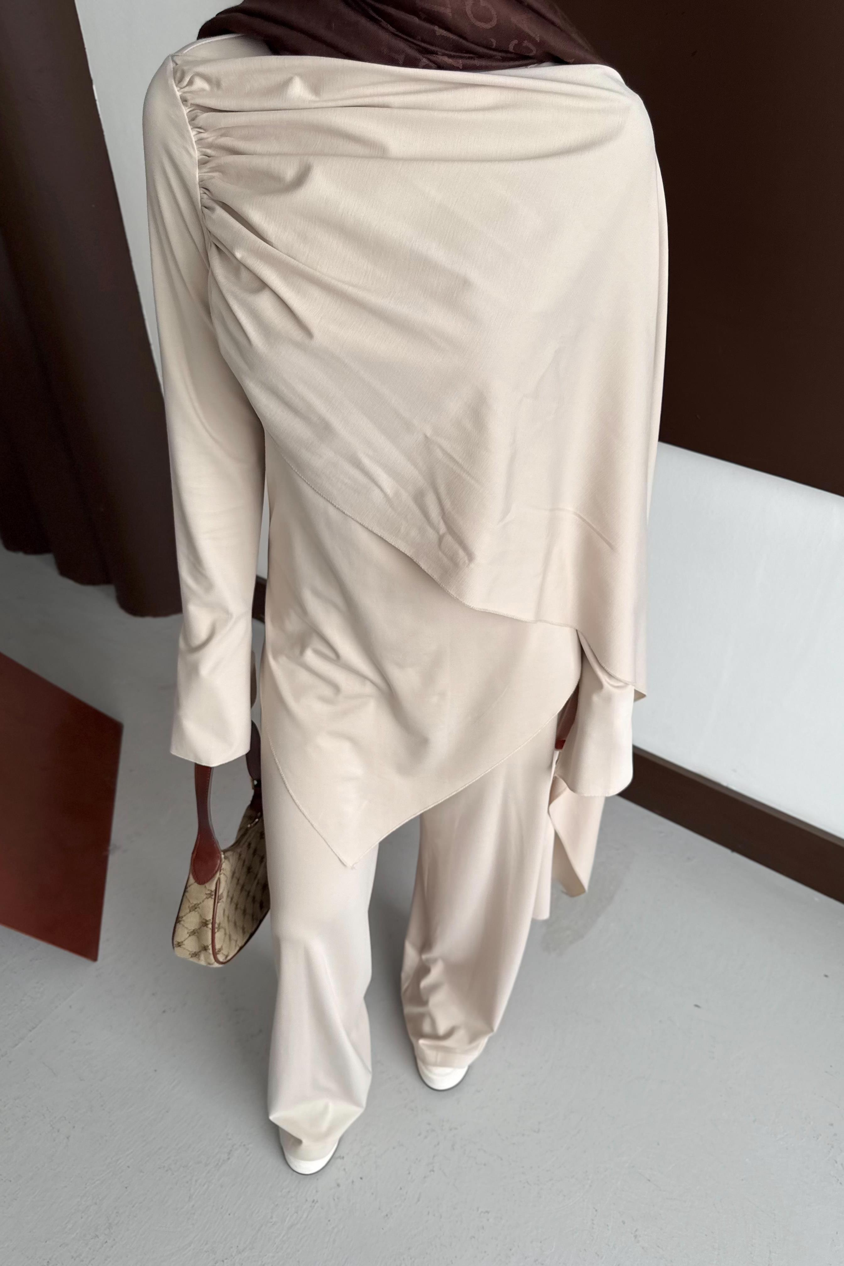 Degaje Yaka Pantolonlu Takım - Bej