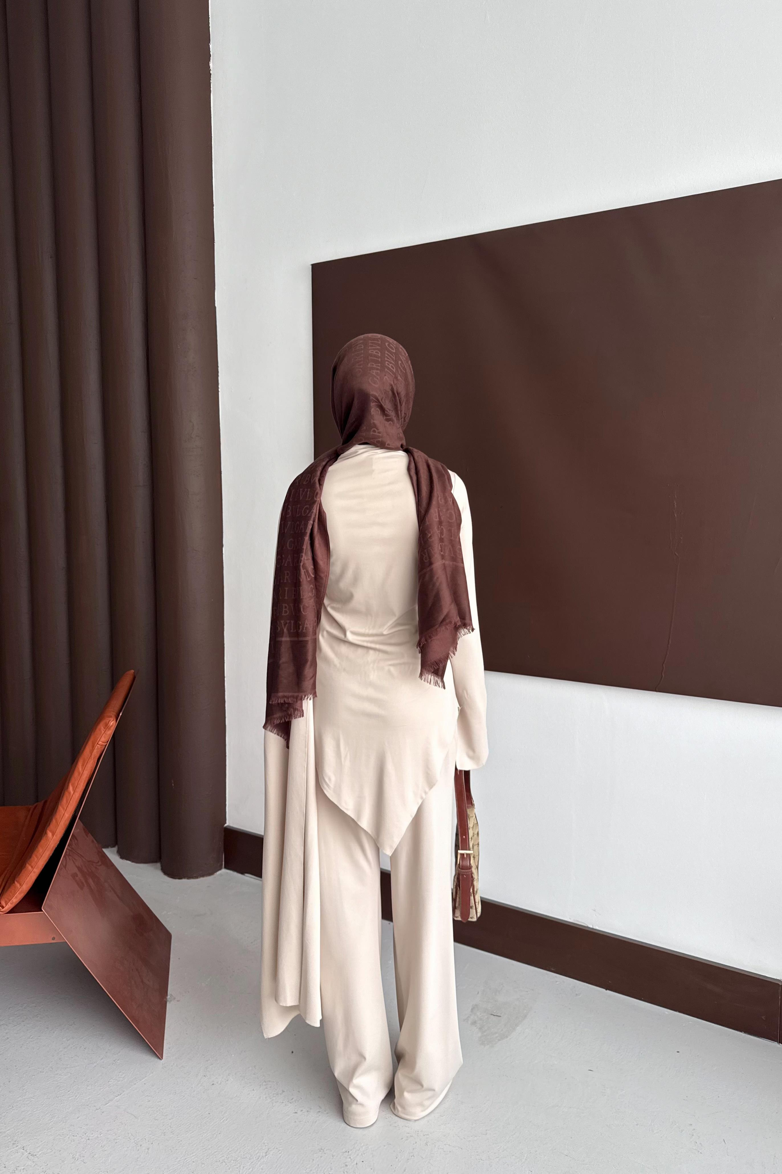 Degaje Yaka Pantolonlu Takım - Bej