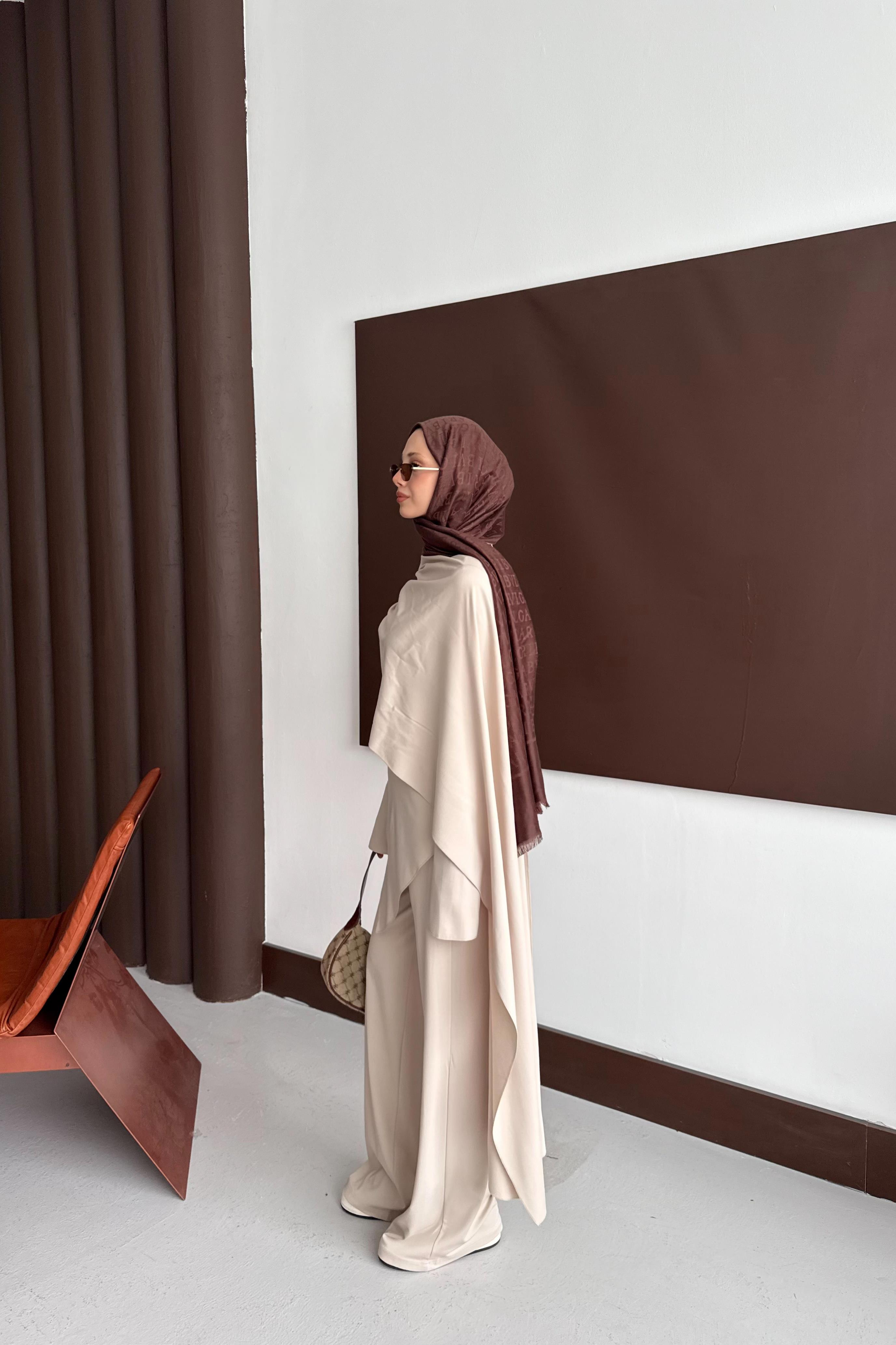 Degaje Yaka Pantolonlu Takım - Bej