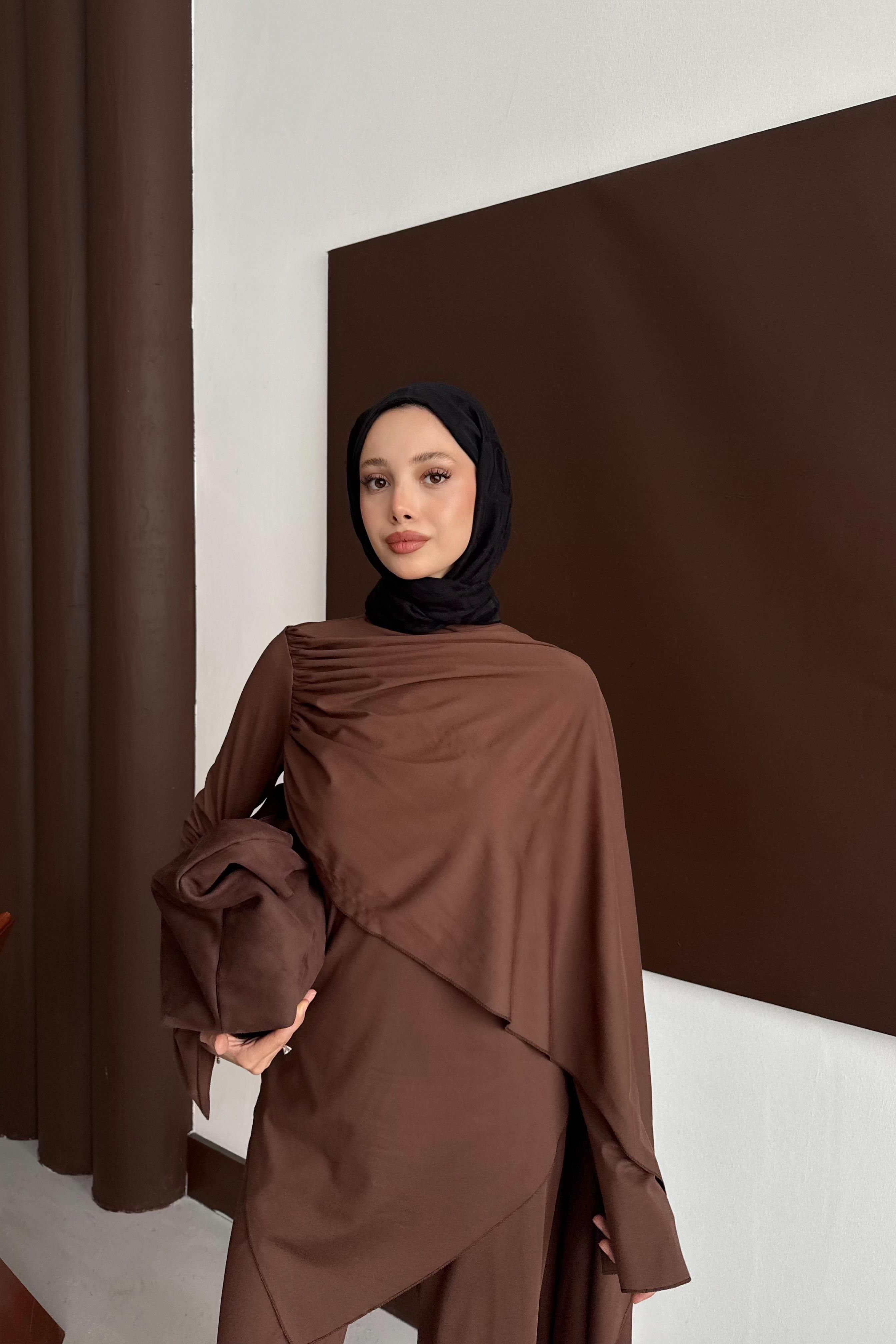 Degaje Yaka Pantolonlu Takım - Kahve