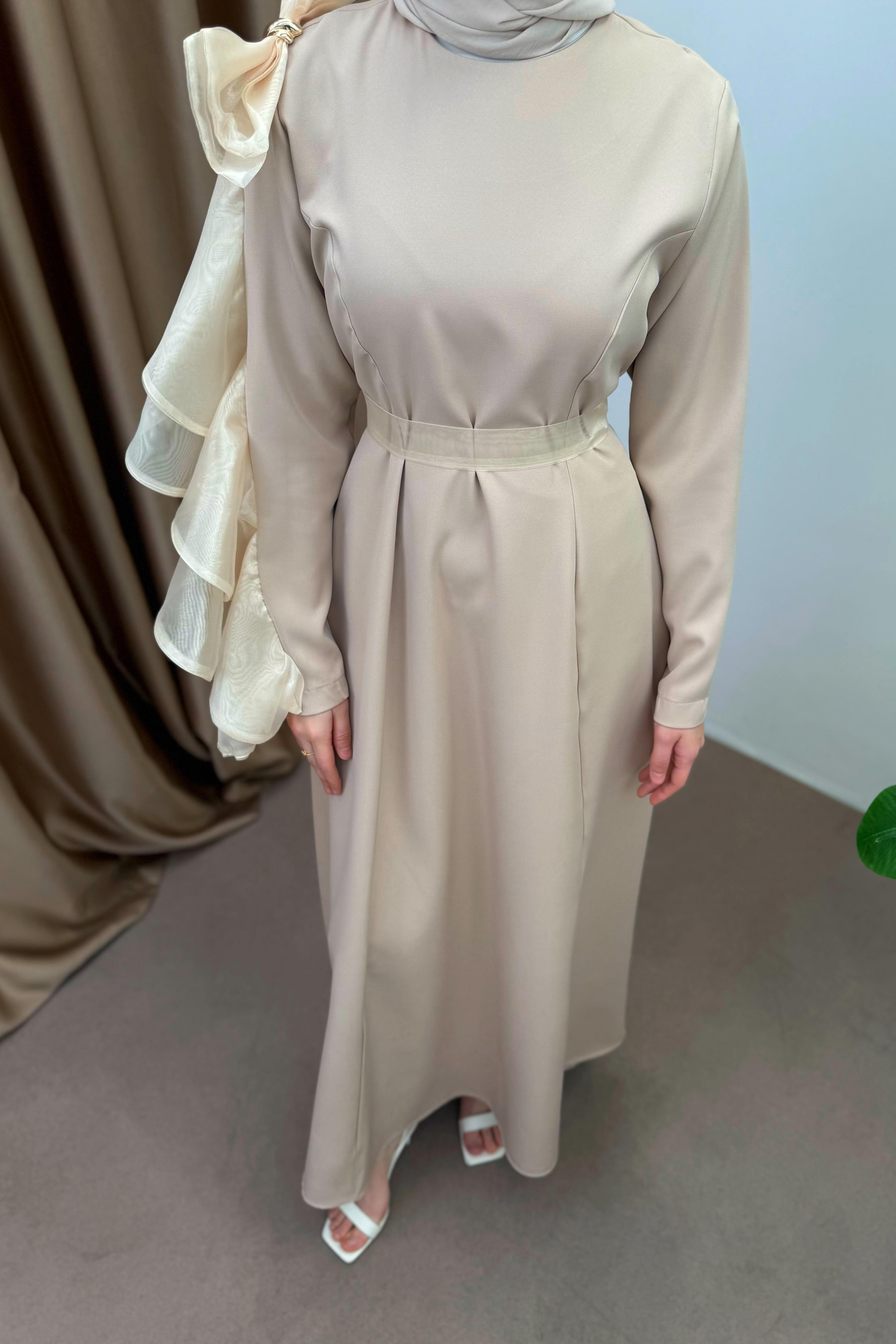 Fiyonklu Krep Elbise - Bej