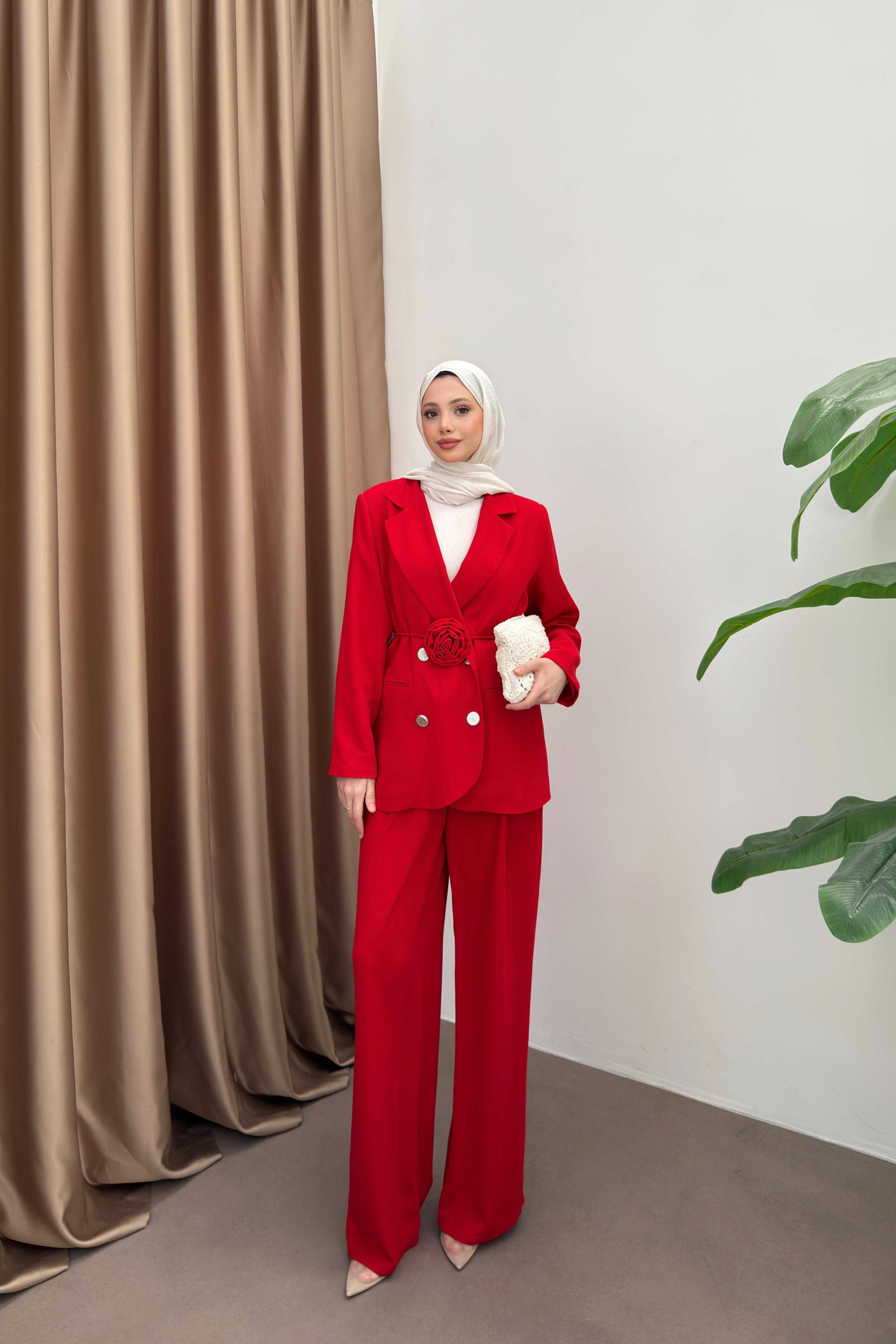 Gül Aksesuarlı Blazer Ceketli Takım - Kırmızı