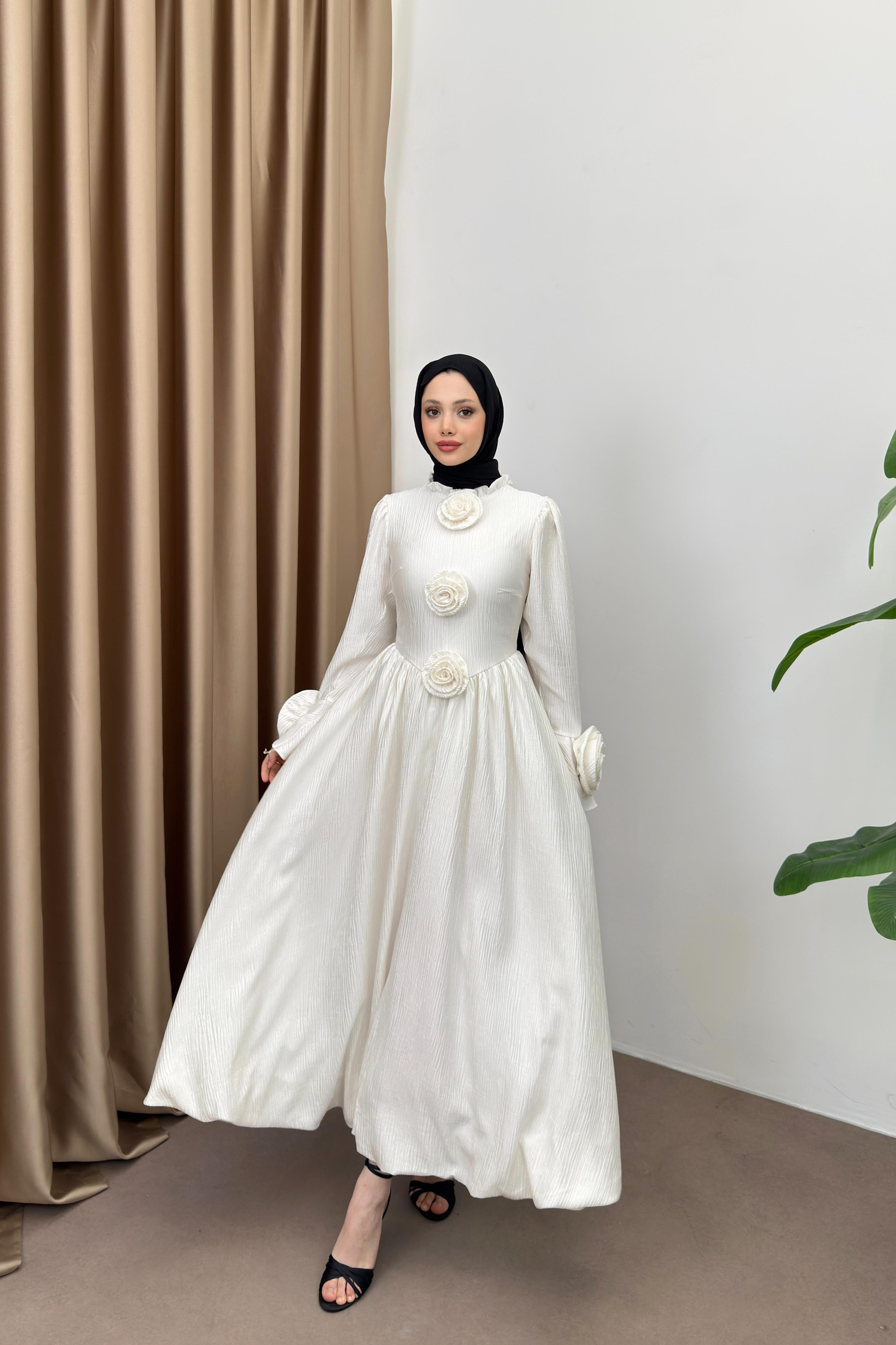 Gül Aksesuarlı Jakar Elbise - Ekru