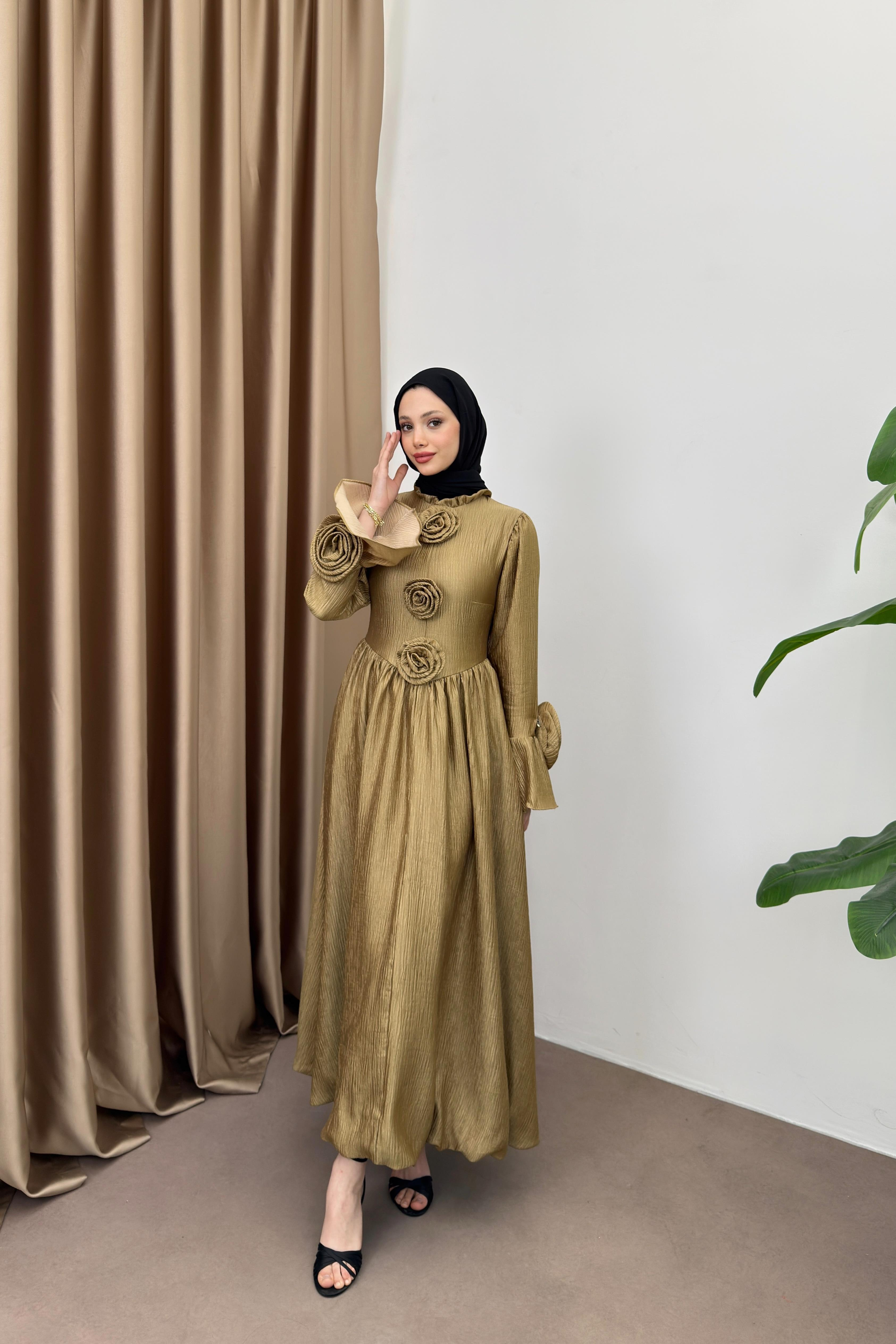 Gül Aksesuarlı Jakar Elbise - Gold