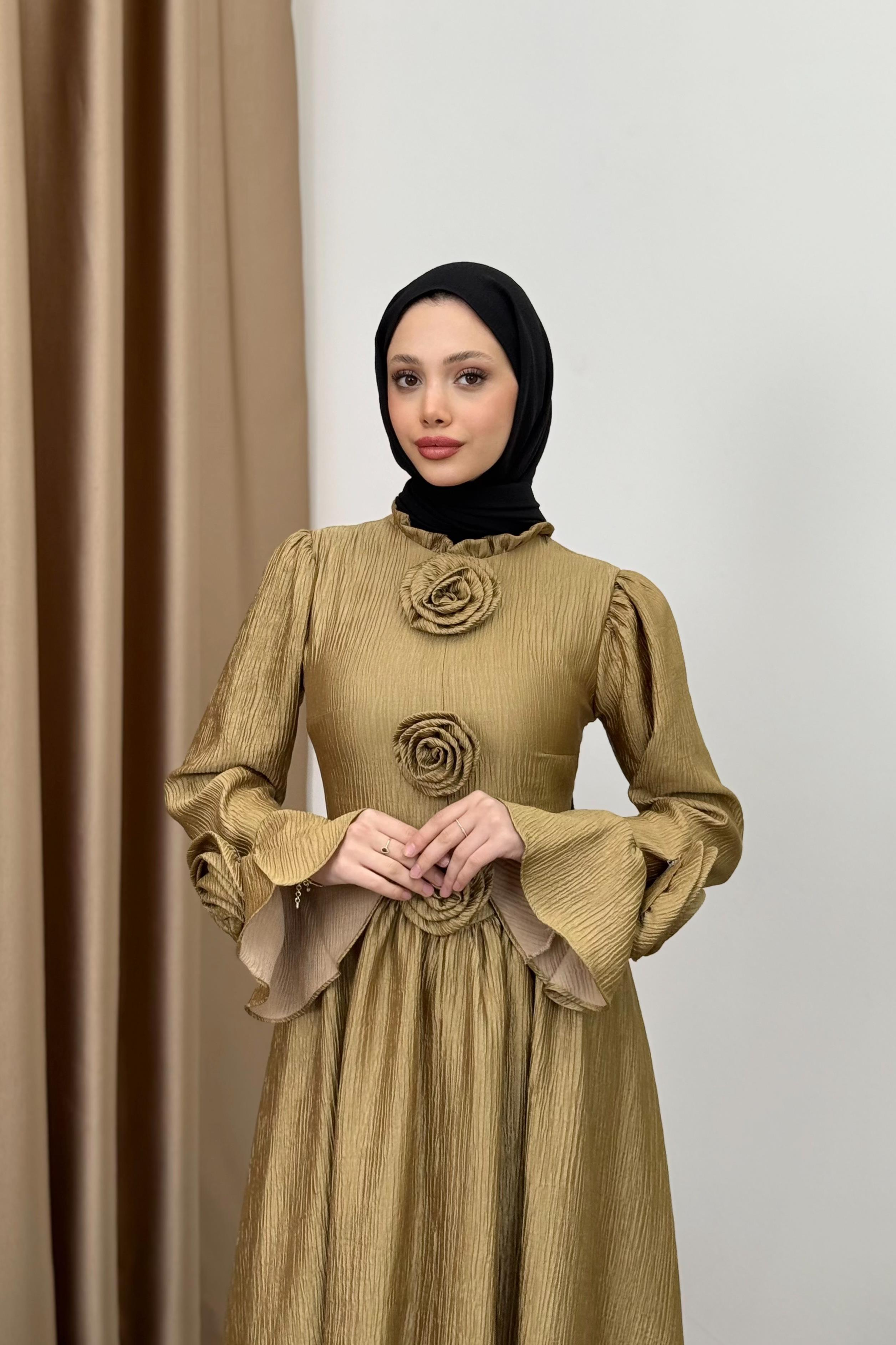 Gül Aksesuarlı Jakar Elbise - Gold