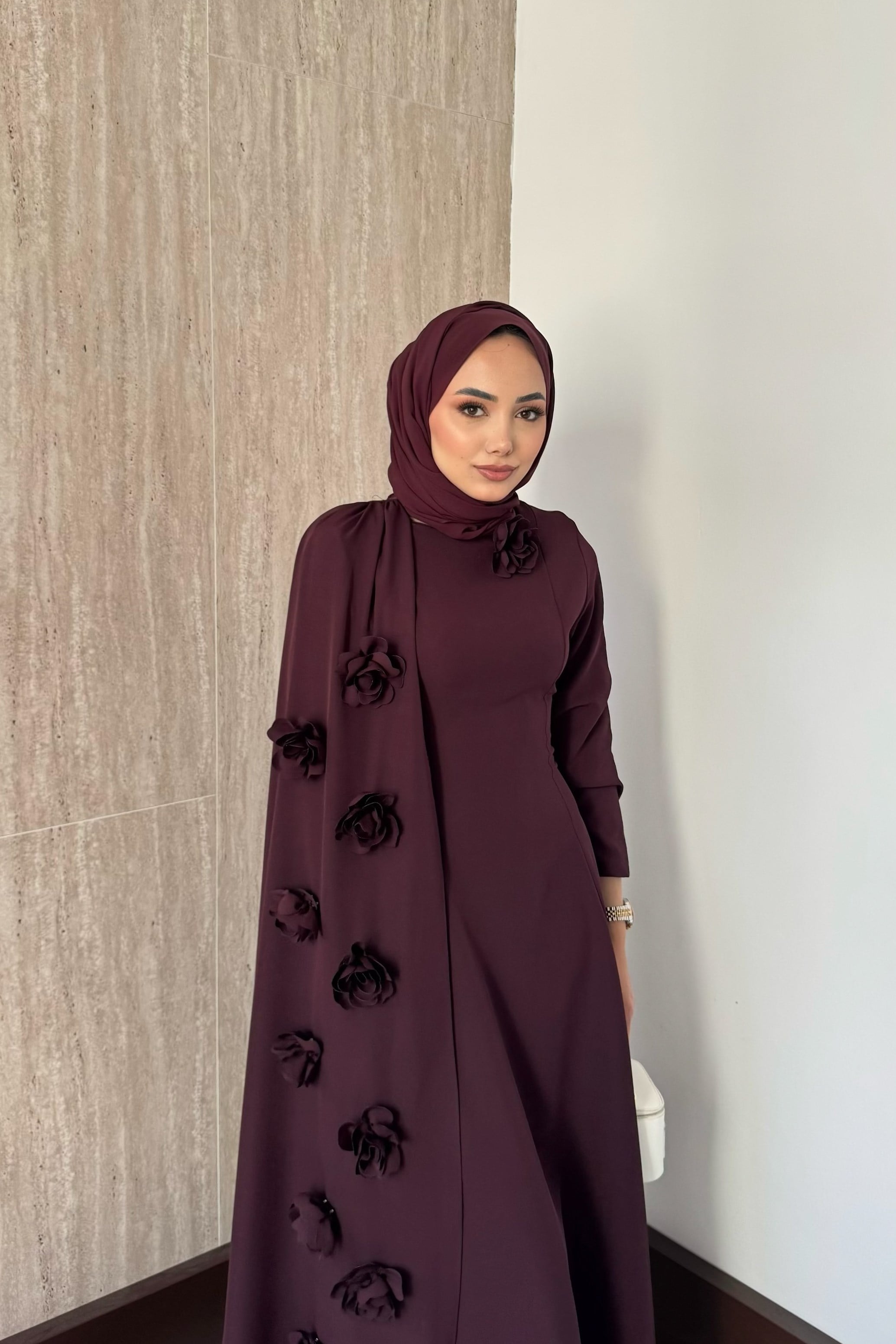 Gül Aksesuarlı Pelerinli Elbise - Mürdüm