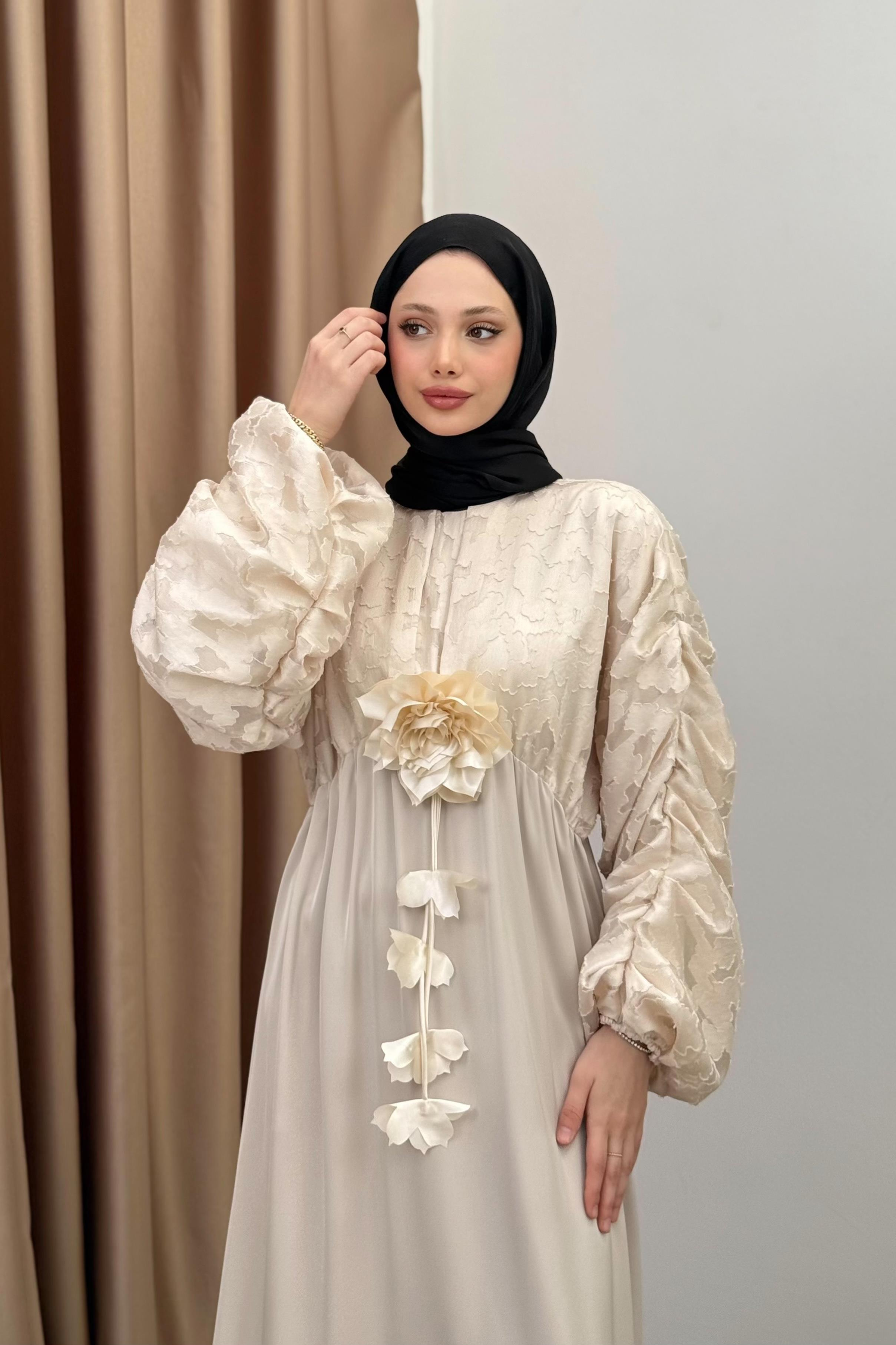 Jakarlı Saten Elbise - Bej