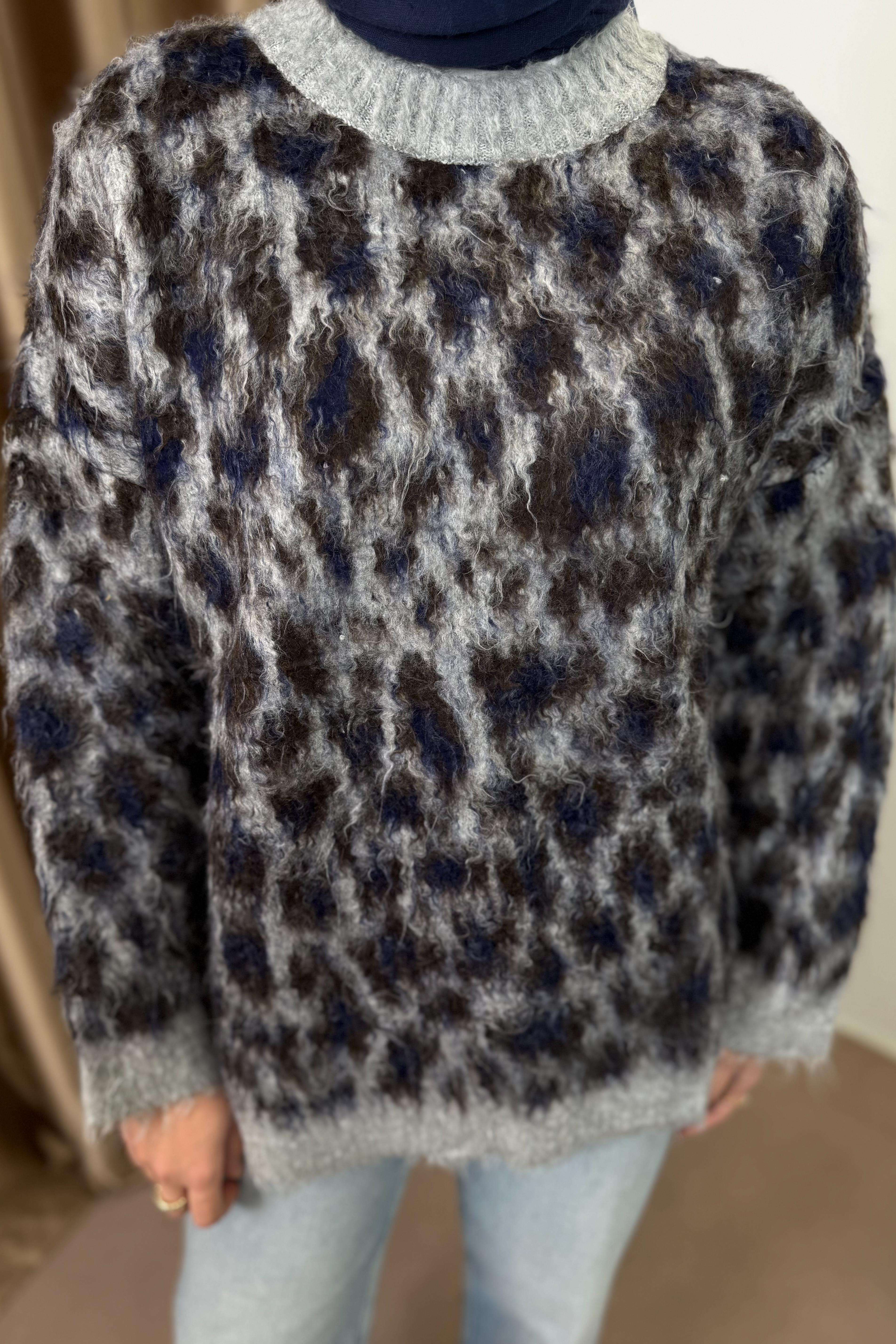 Leopar Desenli Kazak - GRİ