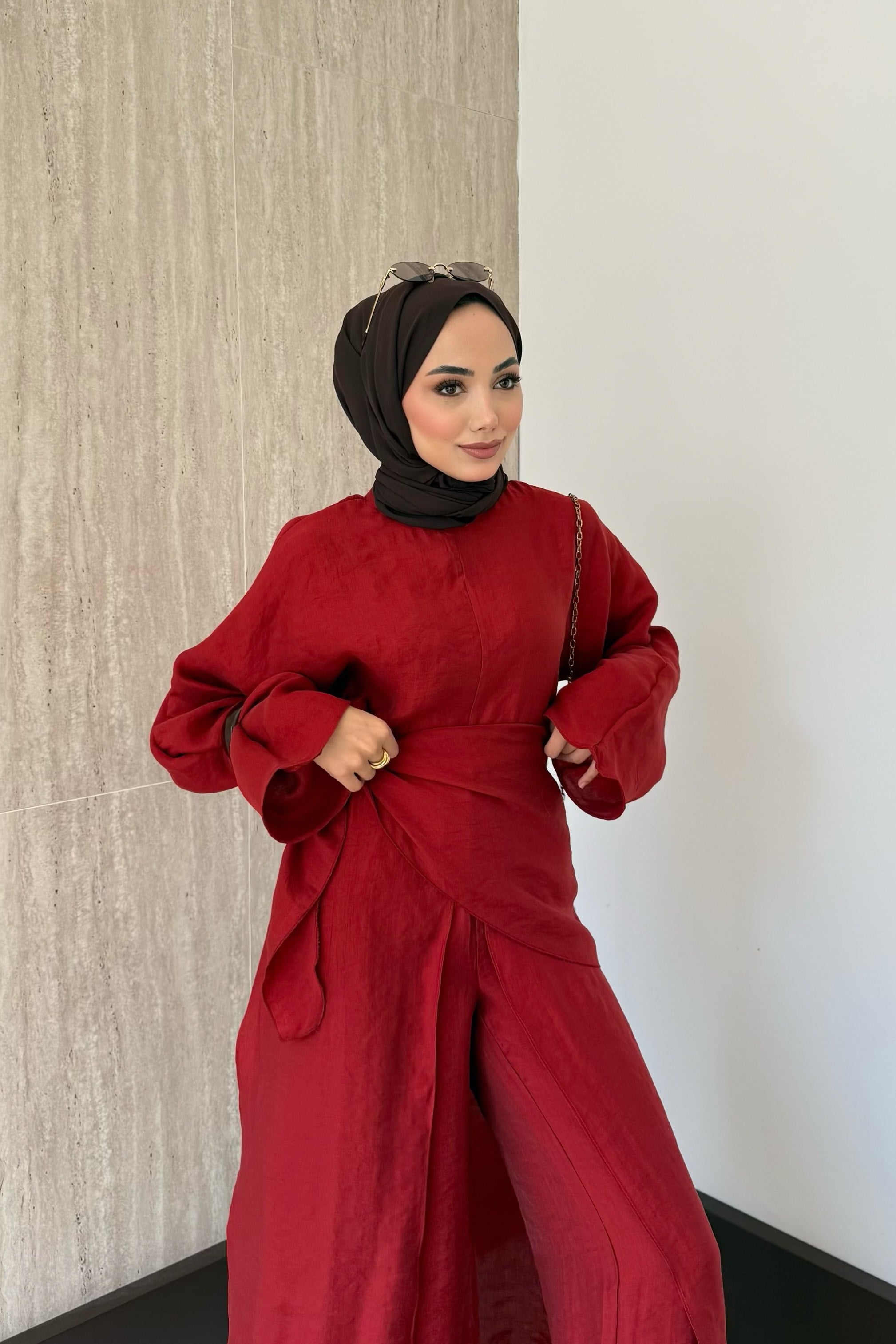 Lolya Şal Aksesuarlı Pantolonlu Takım - Kırmızı